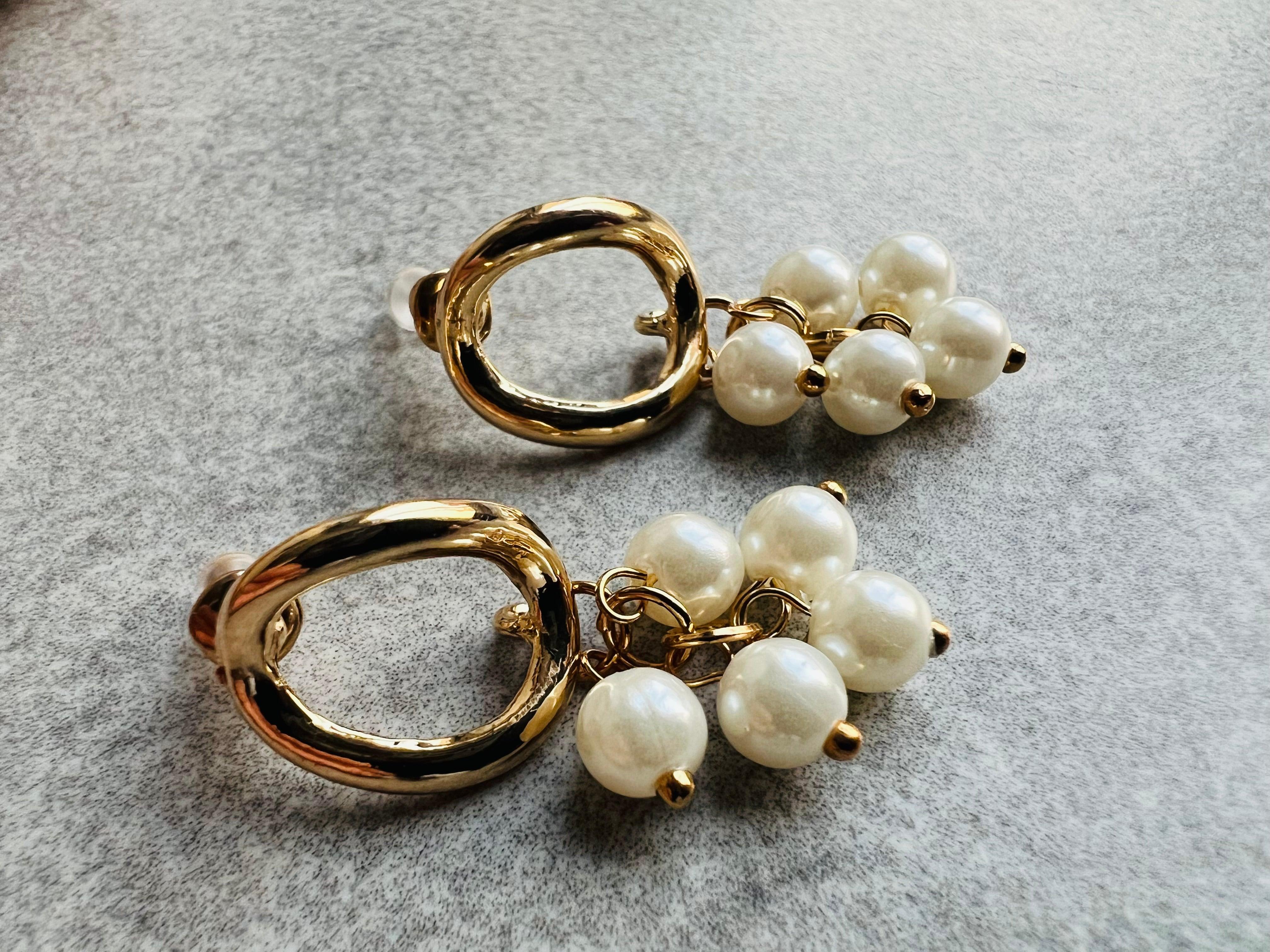 Boucles d’oreilles courtes RENÉE perles blanc nacré - Créations Uniques