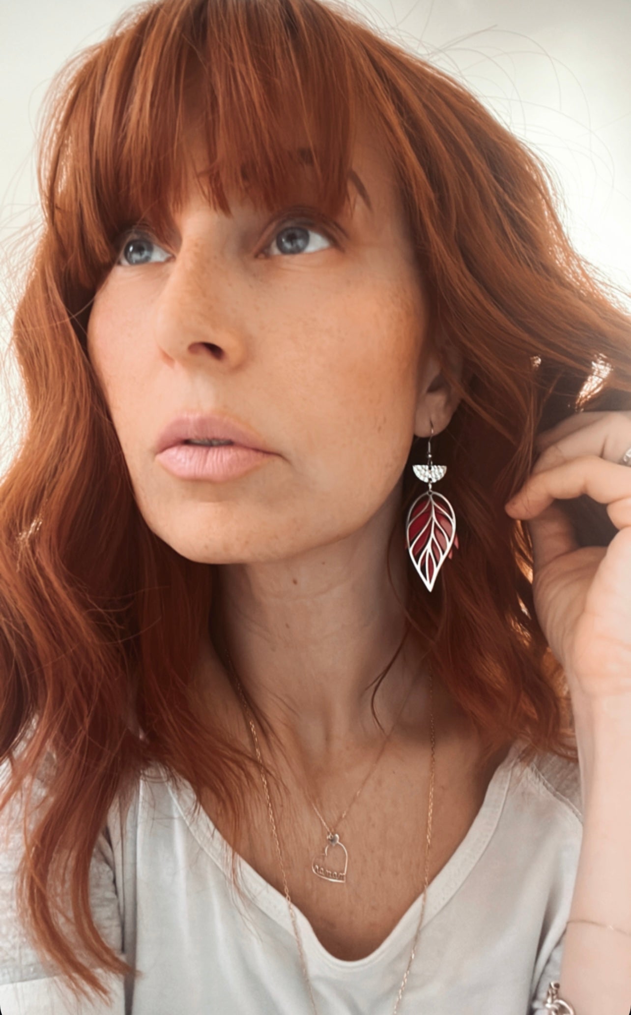 Boucles d’oreilles SHELAINE feuilles rouges - Créations Uniques - Créations Uniques