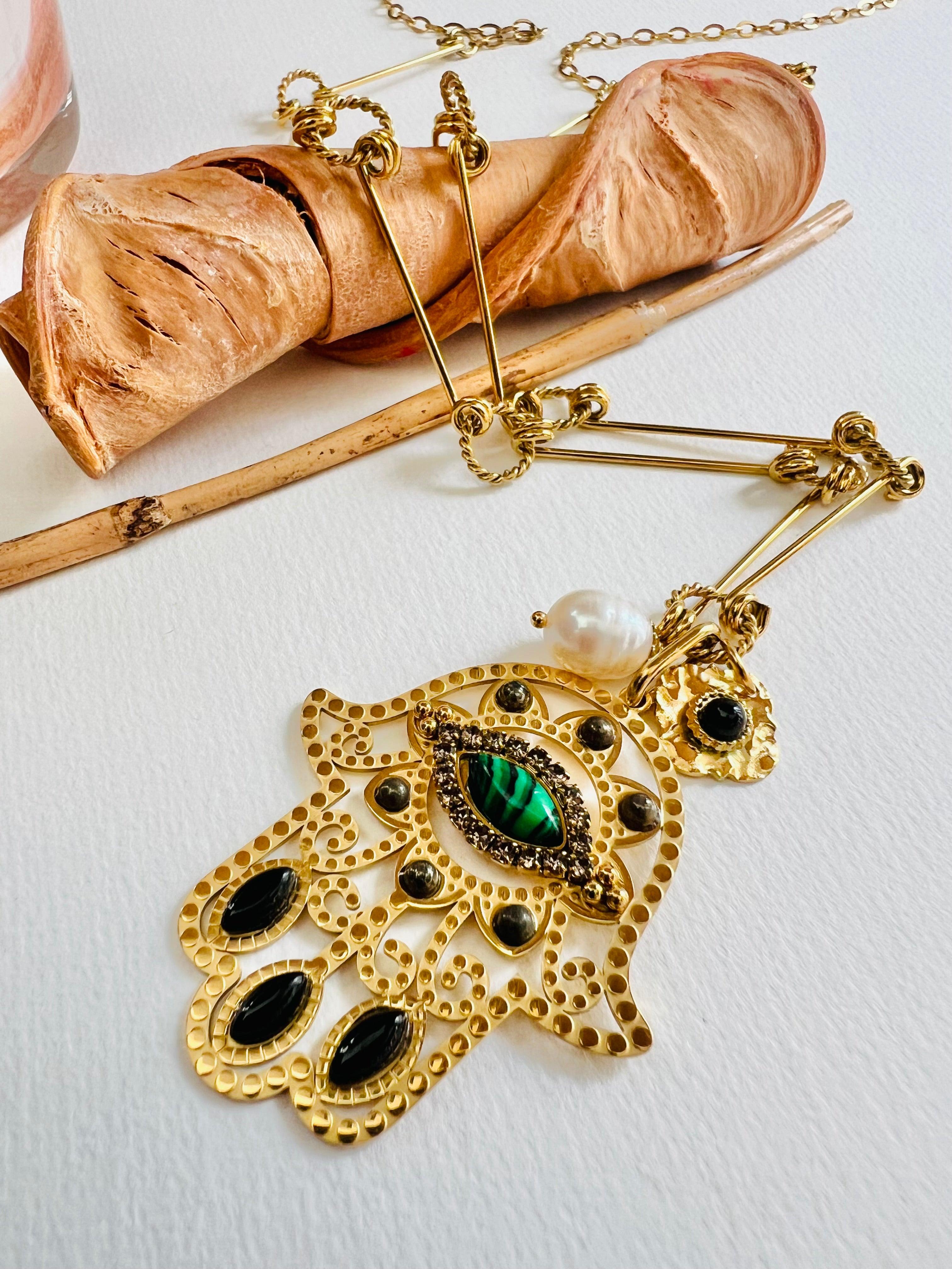 Collier TALYA sautoir et pendentif main de fatma - Créations Uniques