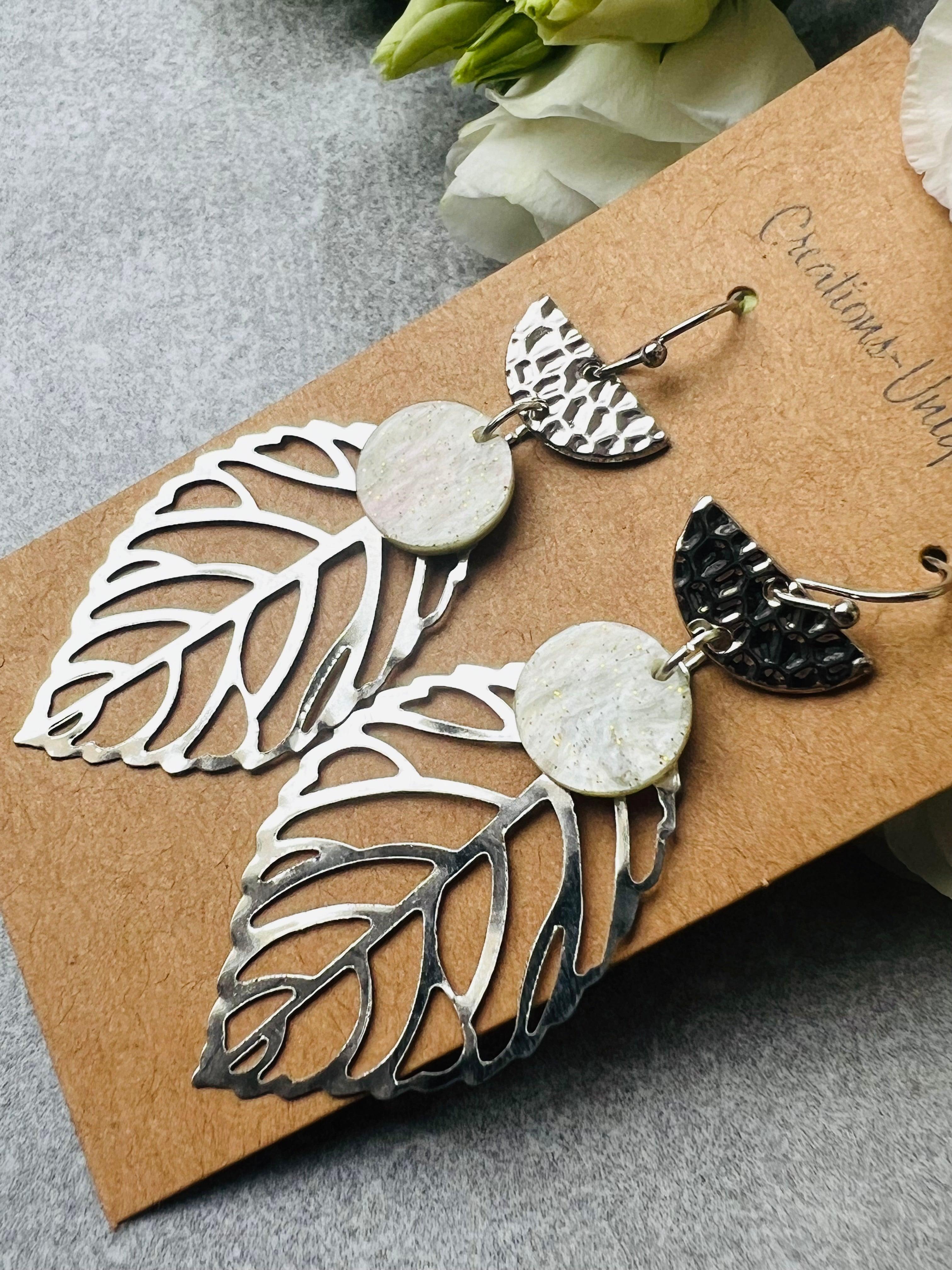 Boucles d’oreilles SHERRY feuilles argentées - Créations Uniques - Créations Uniques