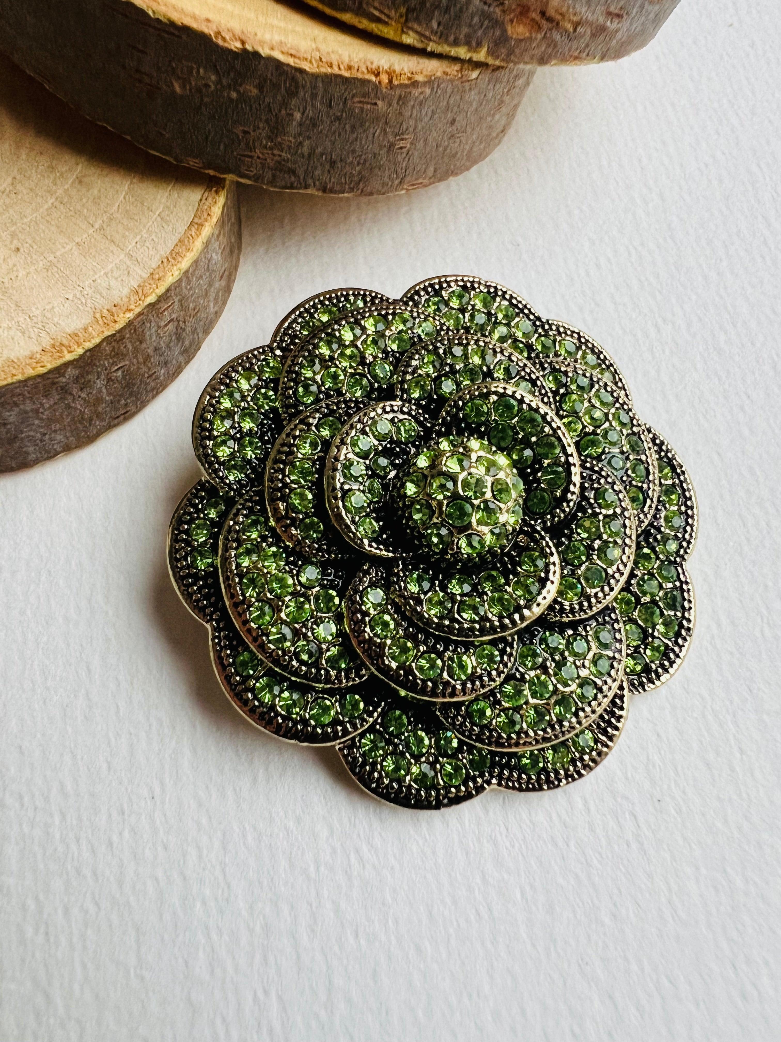 Broche chic PRECIOUS fleur strass verts - Créations Uniques