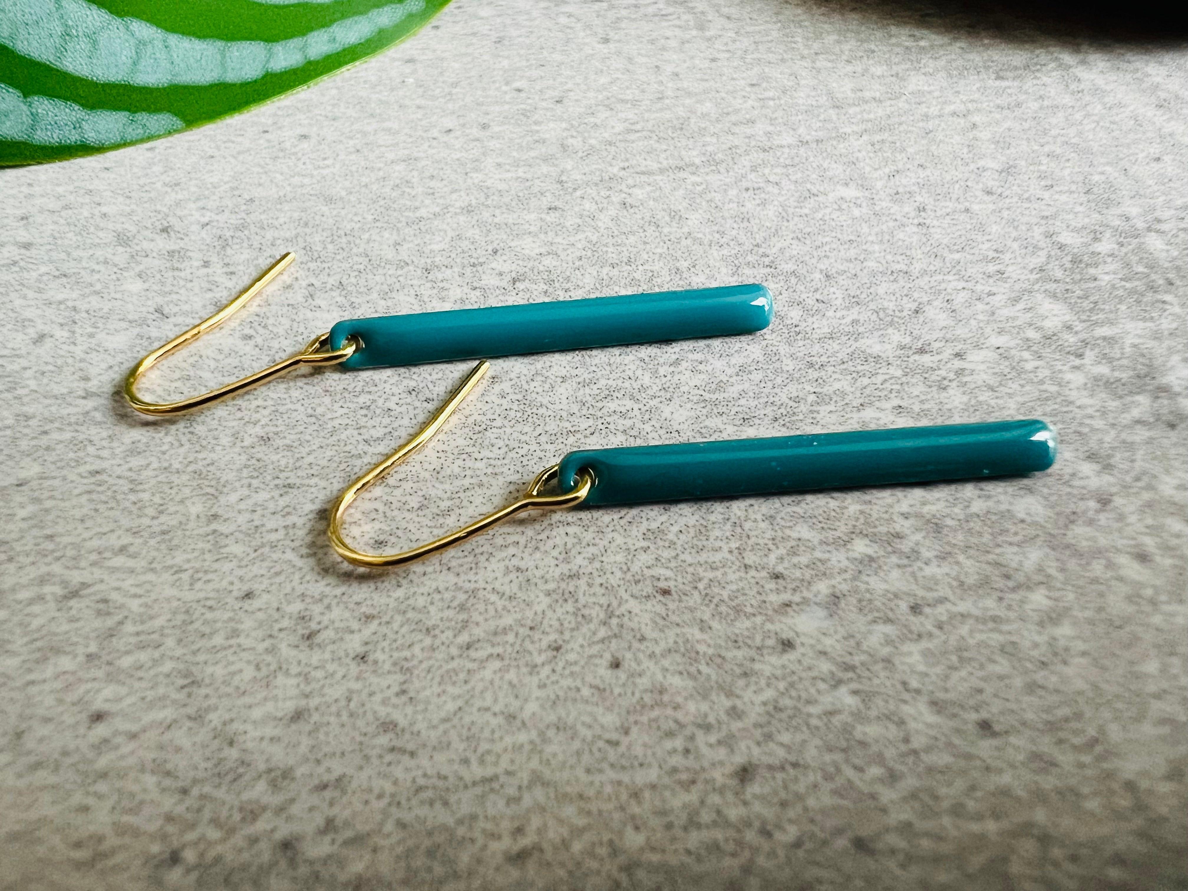 Boucles d’oreilles EDITH batons bleus minimalistes - Créations Uniques - Créations Uniques