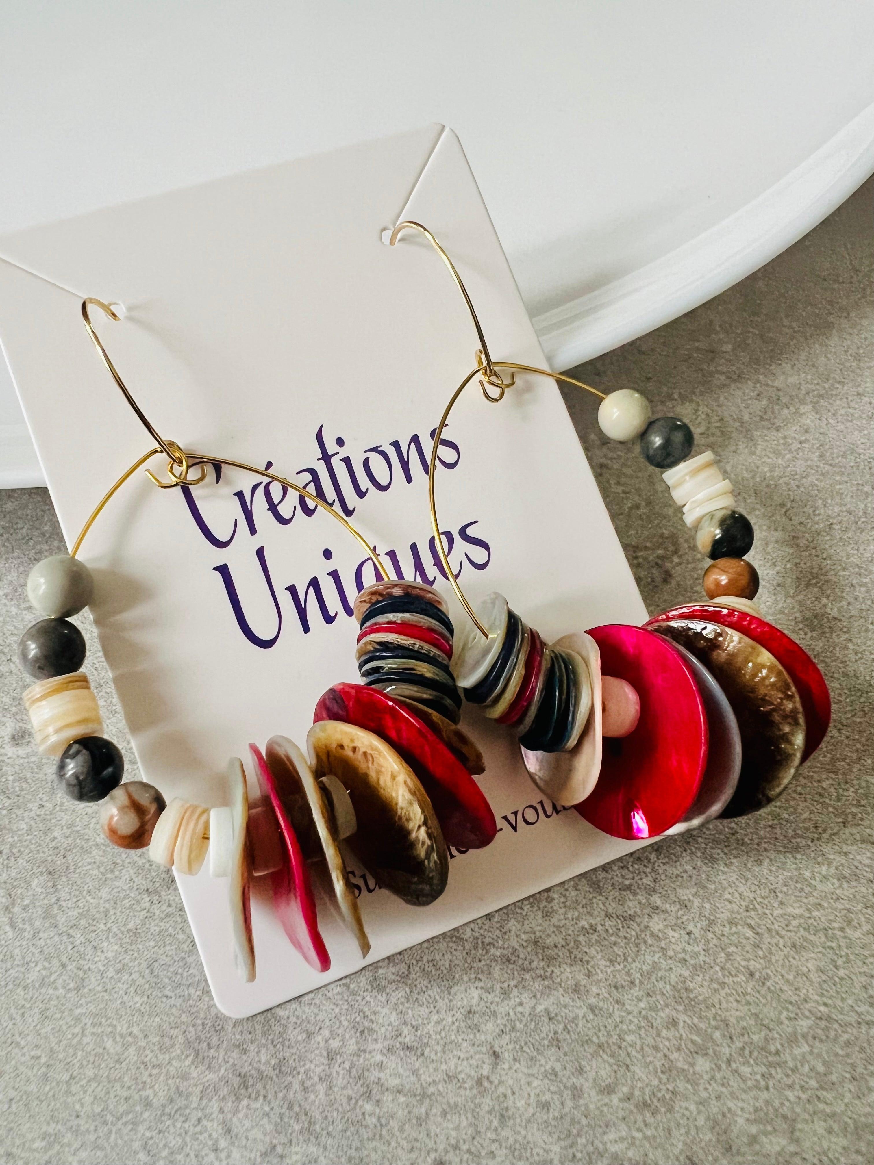 Boucles d’oreilles ARIANE boutons de nacre et perles, style bohème - Créations Uniques - Créations Uniques