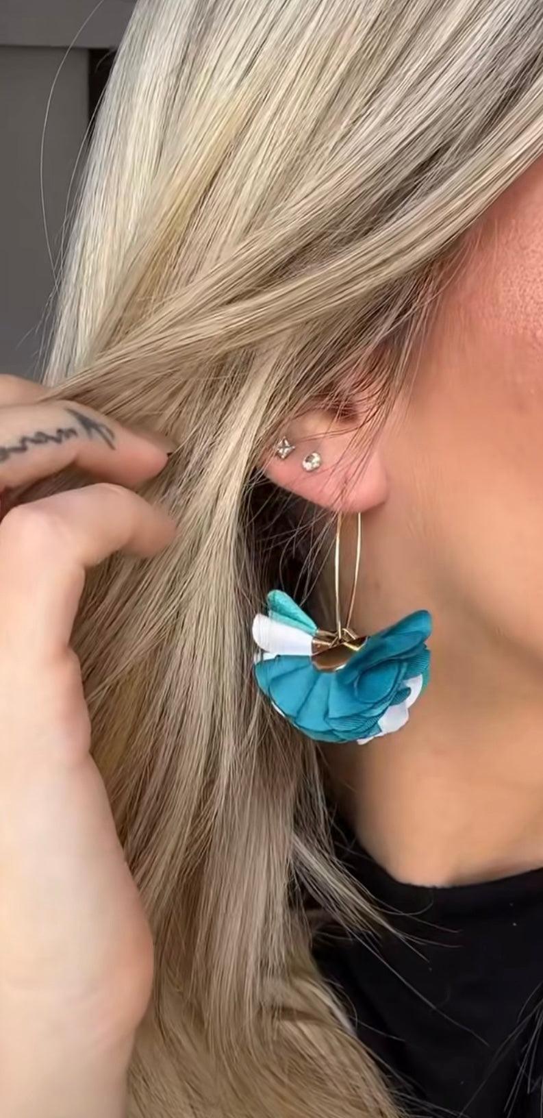 Boucles d’oreilles anneaux ovales ORIANNE pampilles tissu tricolore - Créations Uniques - Créations Uniques