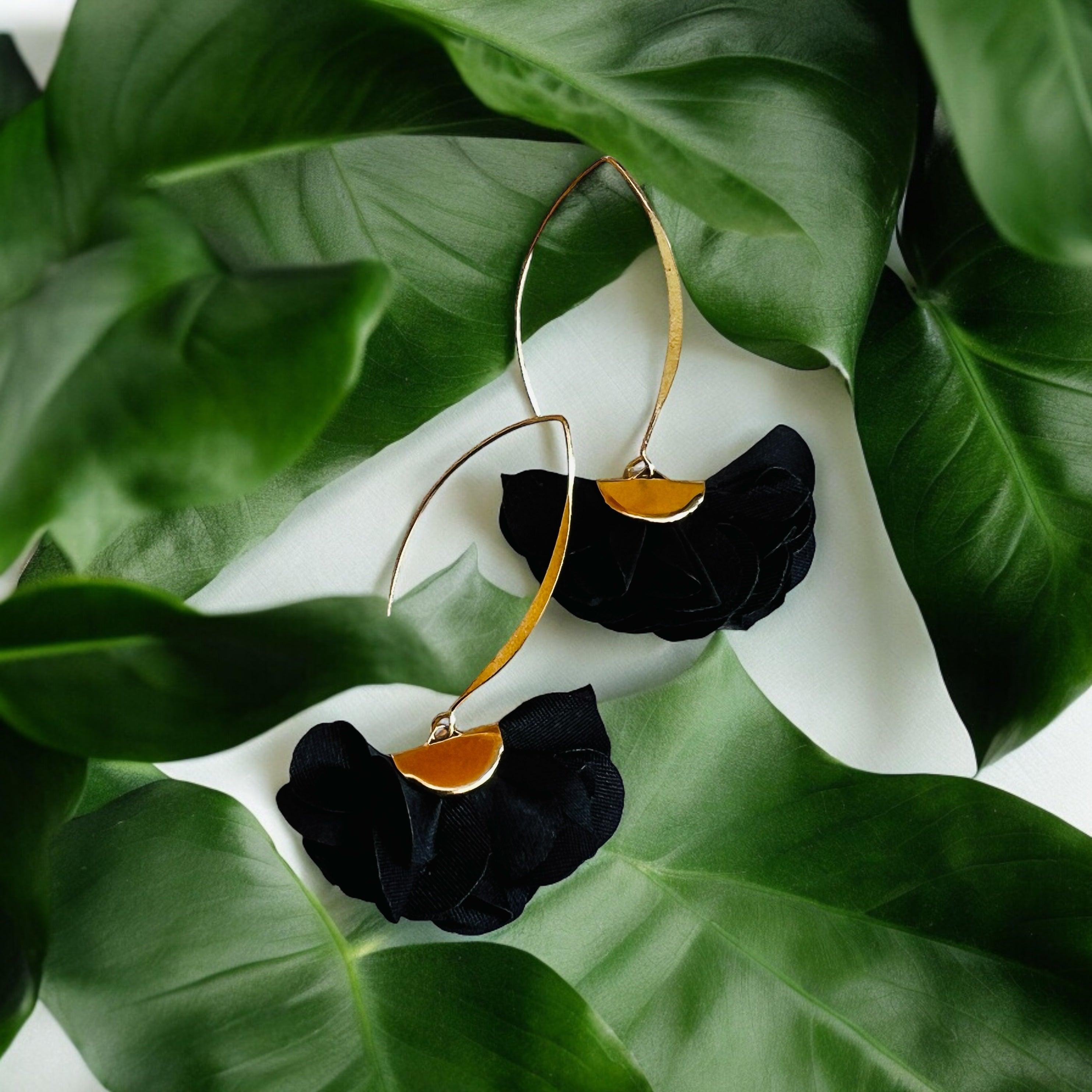 Boucles d’oreilles ESTHER pampilles tissu noir - Créations Uniques - Créations Uniques