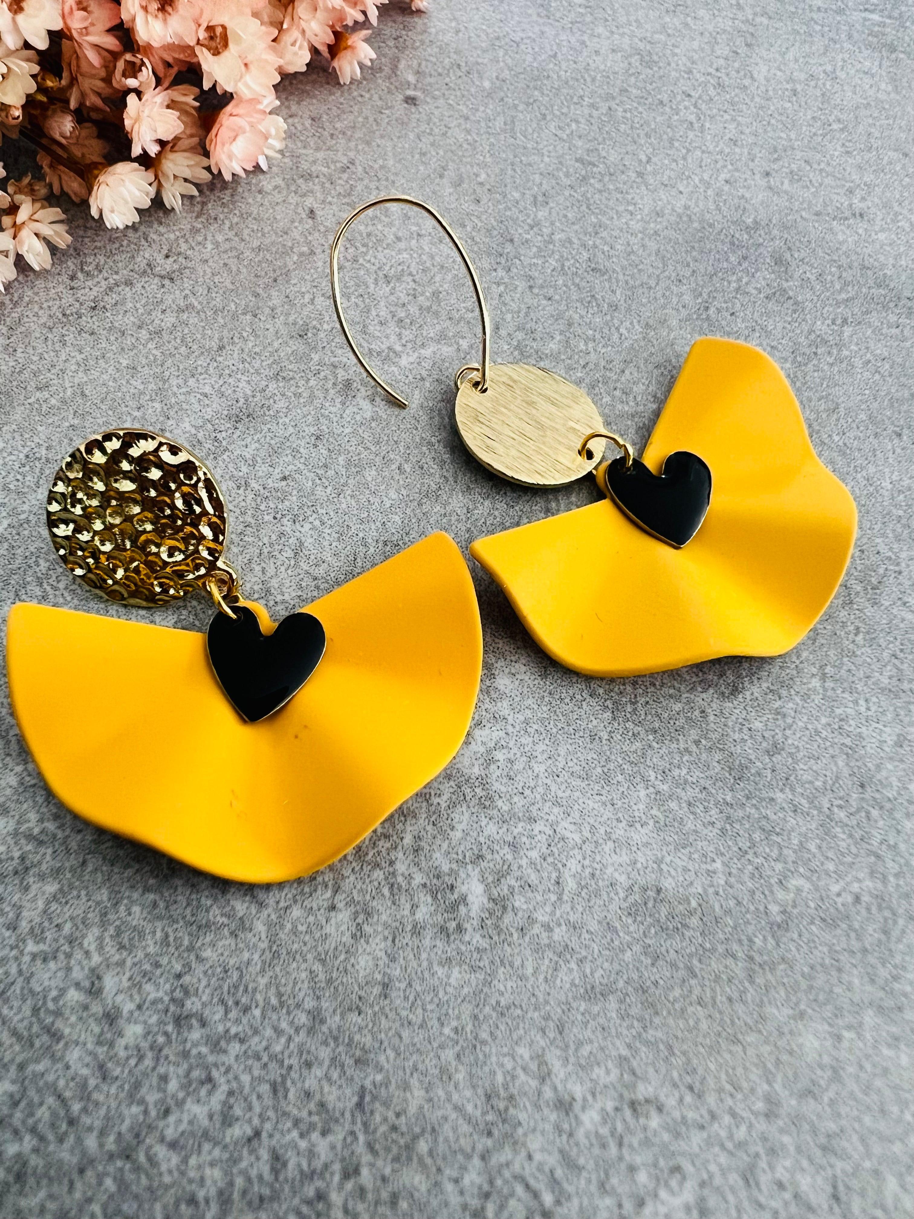 Boucles d’oreilles WENDY asymétriques éventail moutarde - Créations Uniques - Créations Uniques