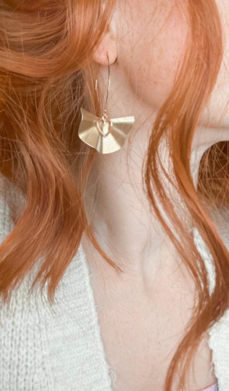 Boucles d’oreilles SELENE éventails dorés version longue - Créations Uniques - Créations Uniques