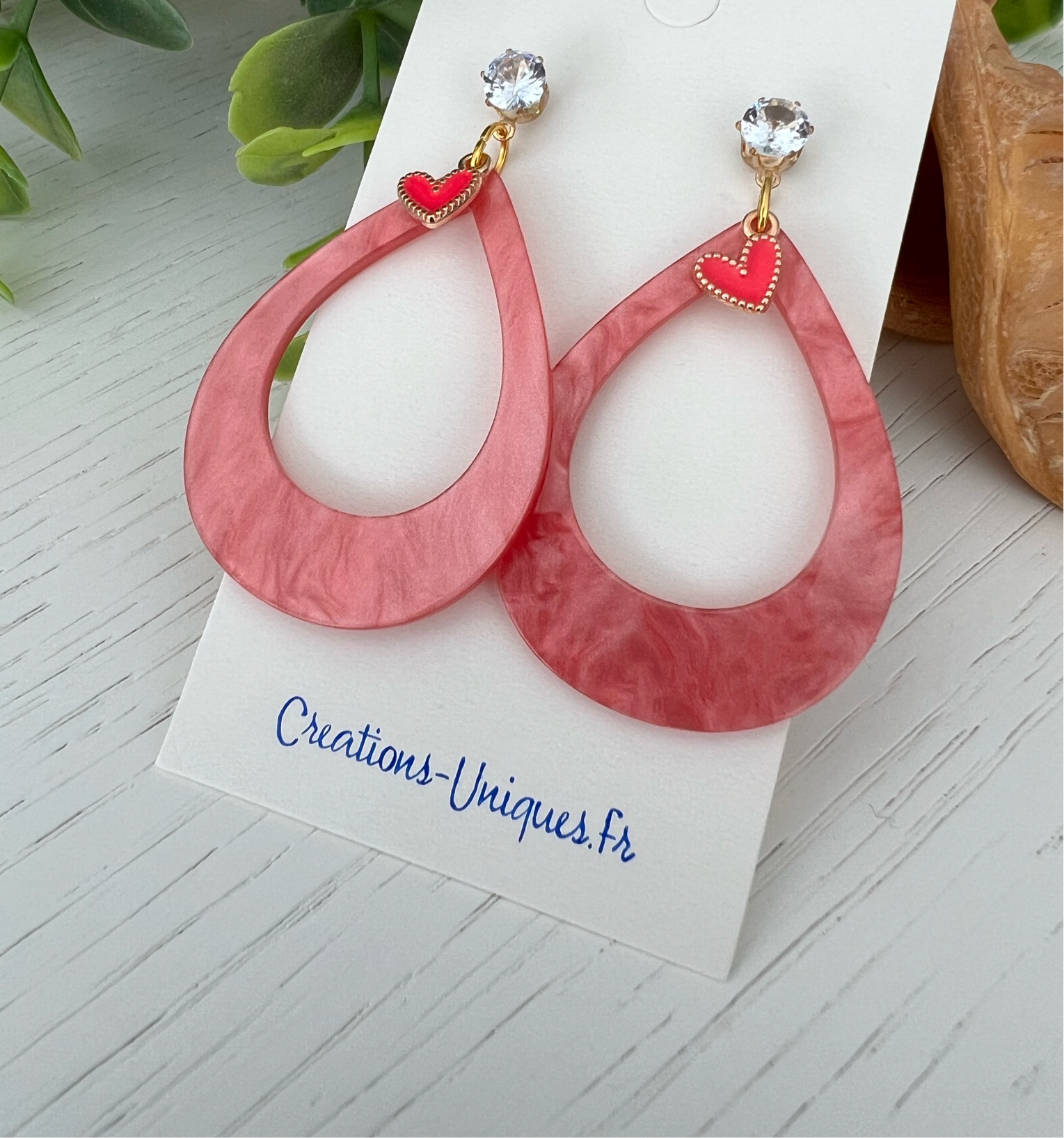 Boucles d’oreilles MAGGIE gouttes résine rose clous brillants - Créations Uniques - Créations Uniques