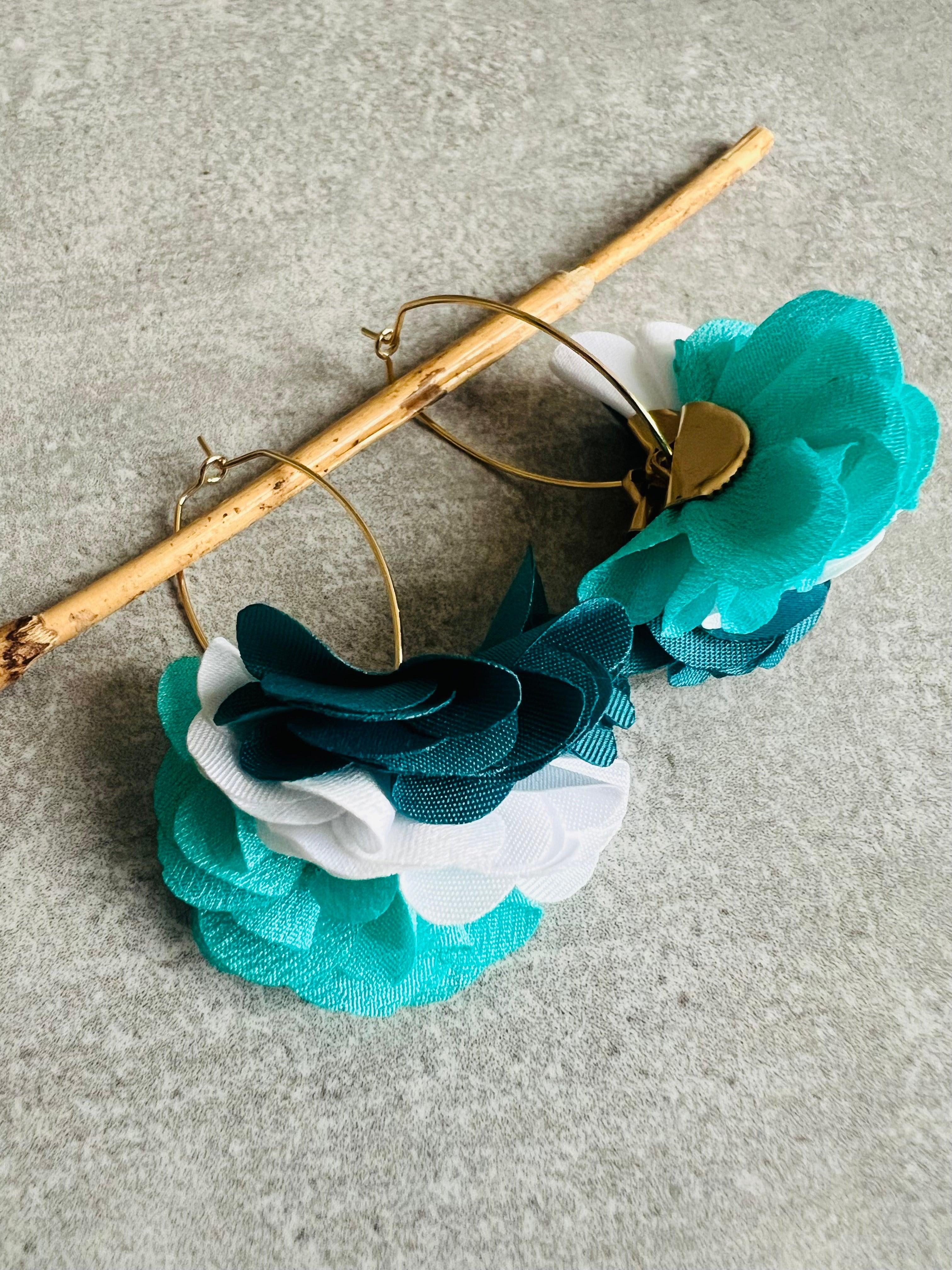 Boucles d’oreilles anneaux ovales ORIANNE pampilles tissu tricolore - Créations Uniques - Créations Uniques