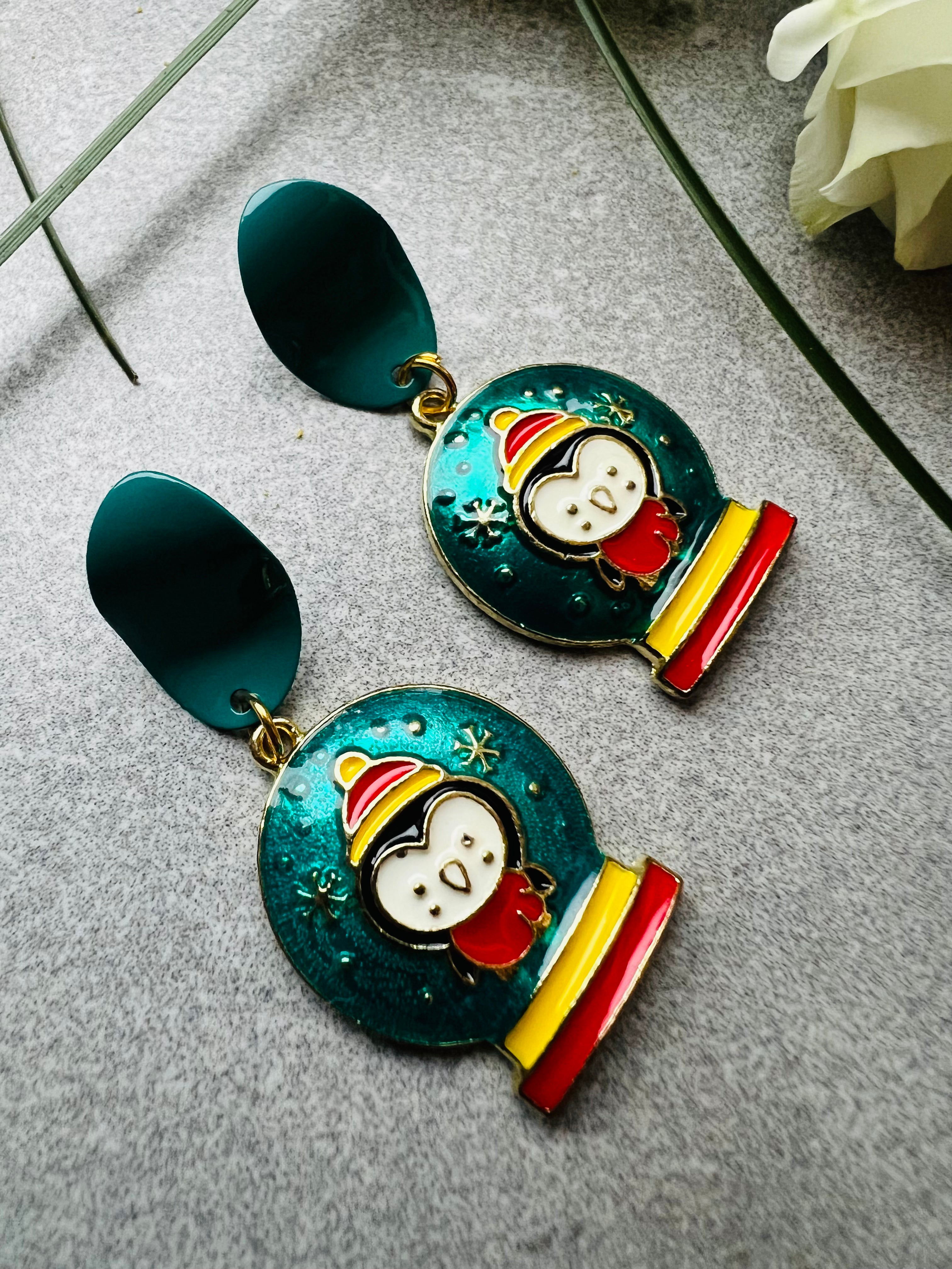 Boucles d’oreilles Pingouins Noël fond turquoise - Créations Uniques - Créations Uniques