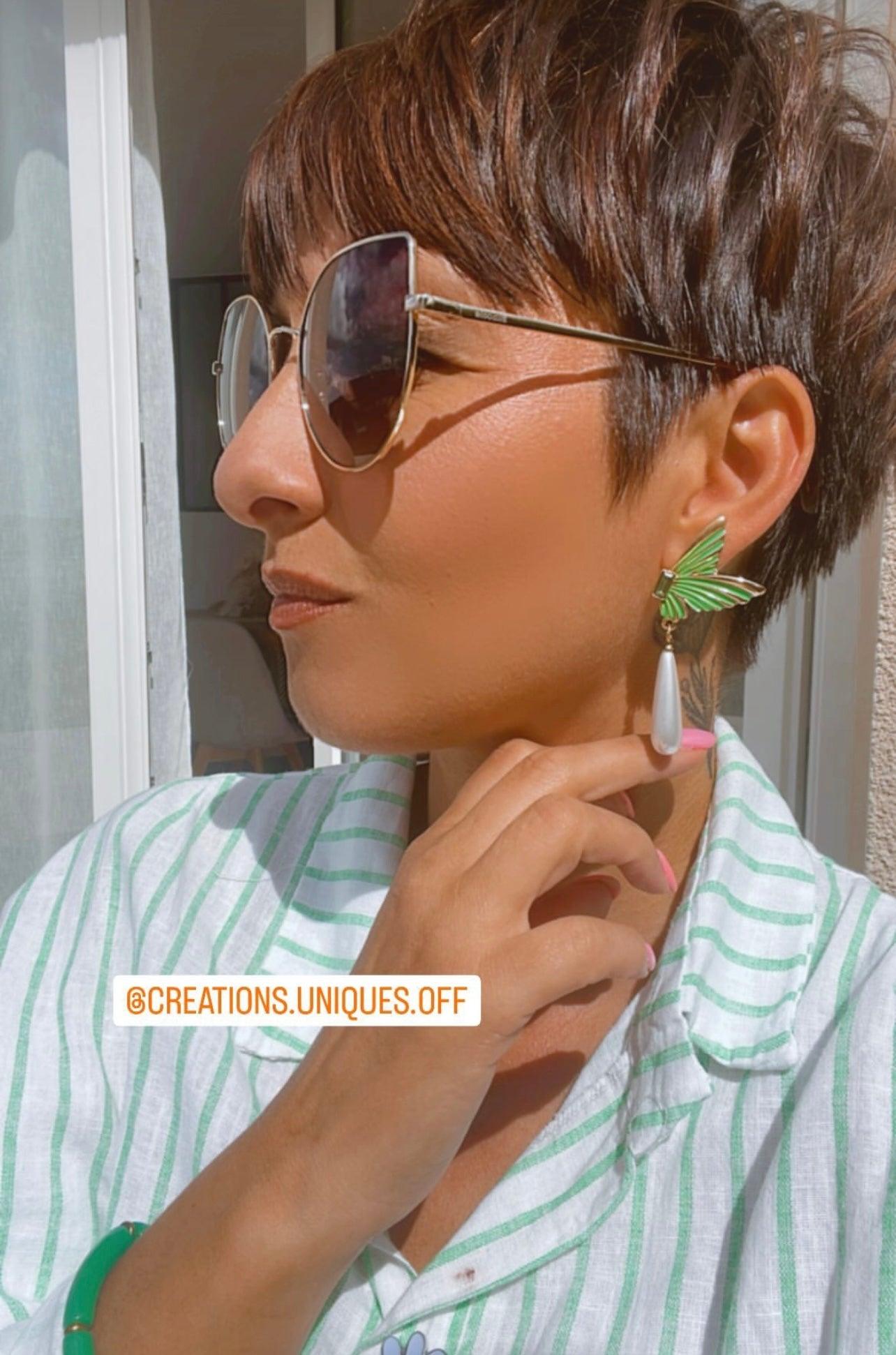 Boucles d’oreilles CANELLE ailles de papillons vertes et gouttes blanc nacré - Créations Uniques
