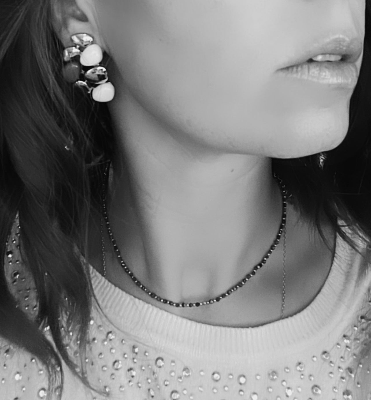 Collier EMILIE fines perles marron. ras de cou - Créations Uniques