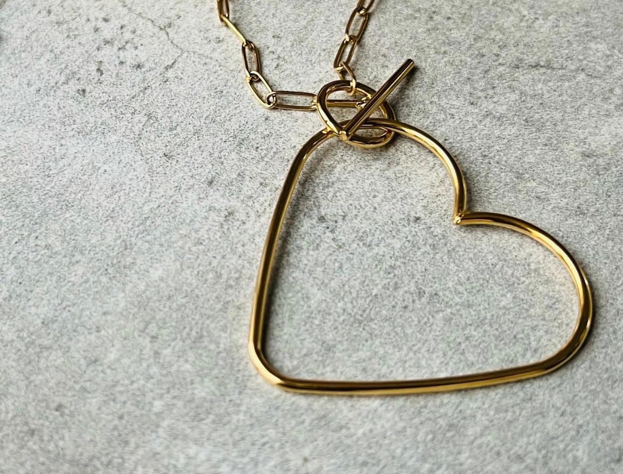 Collier RENÉE pendentif cœur , fermoir en T - Créations Uniques