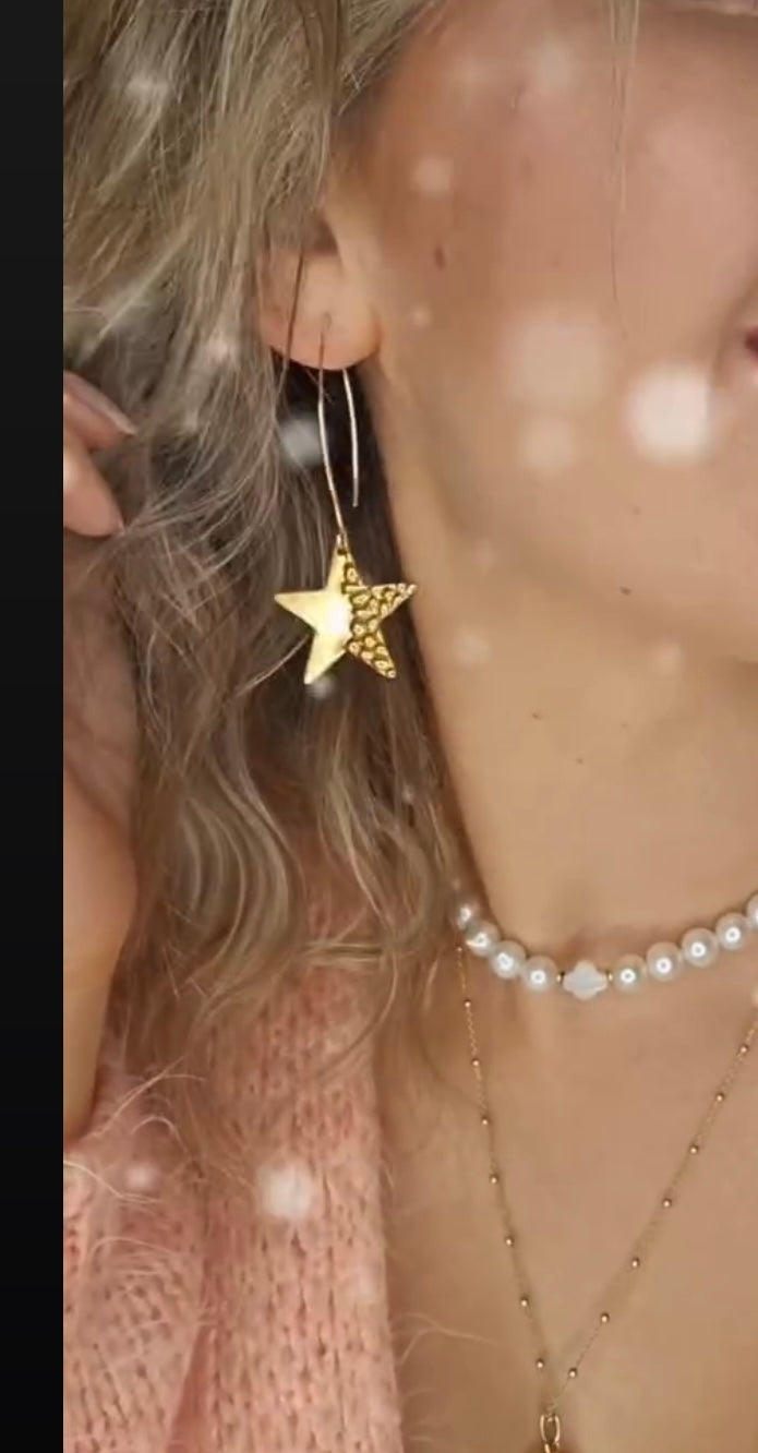Boucles d’oreilles ALYSON étoiles dorées martelées - Créations Uniques - Créations Uniques