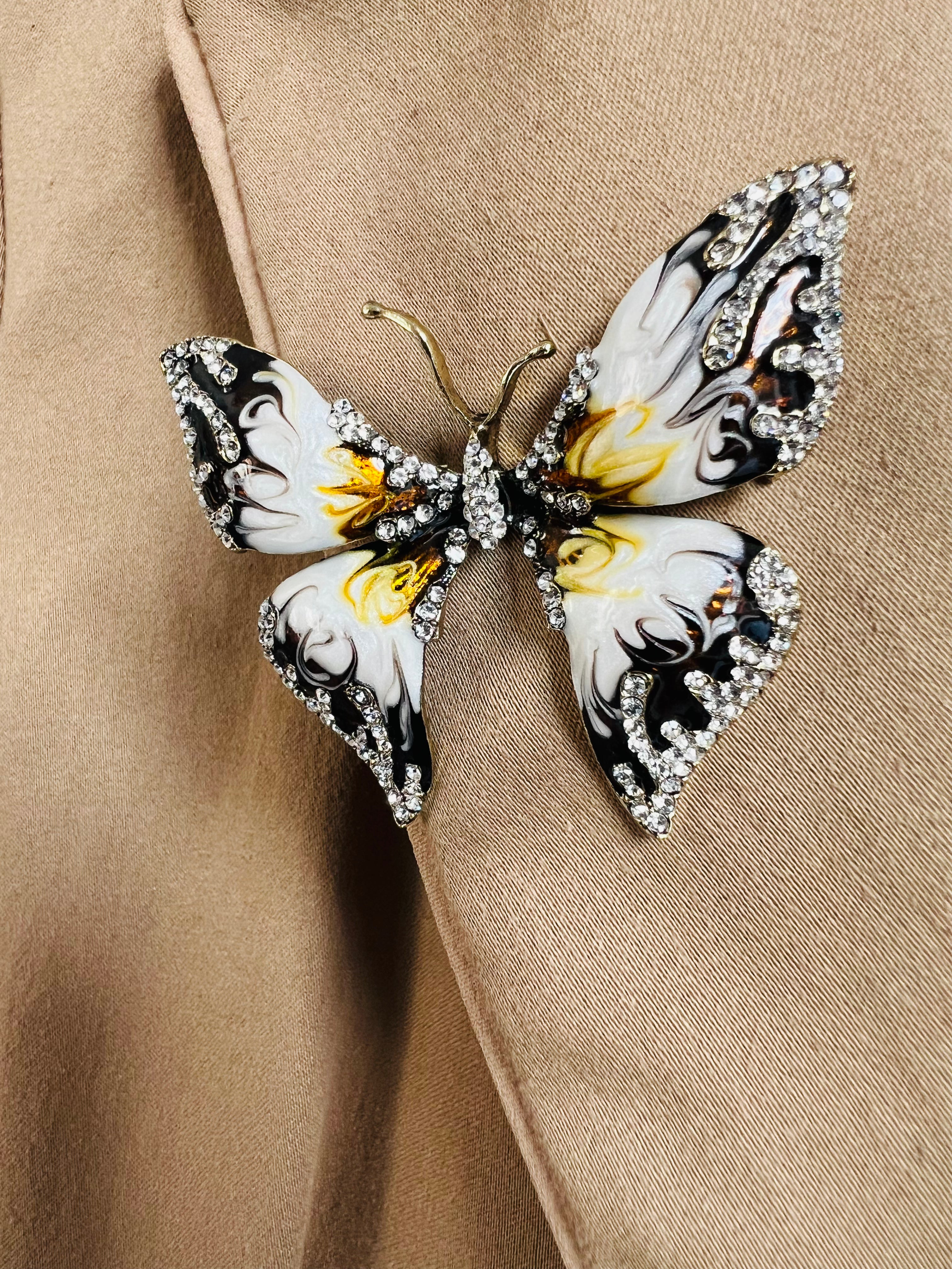 Broche CASSANDRA papillon blanc noir et strass - Créations Uniques