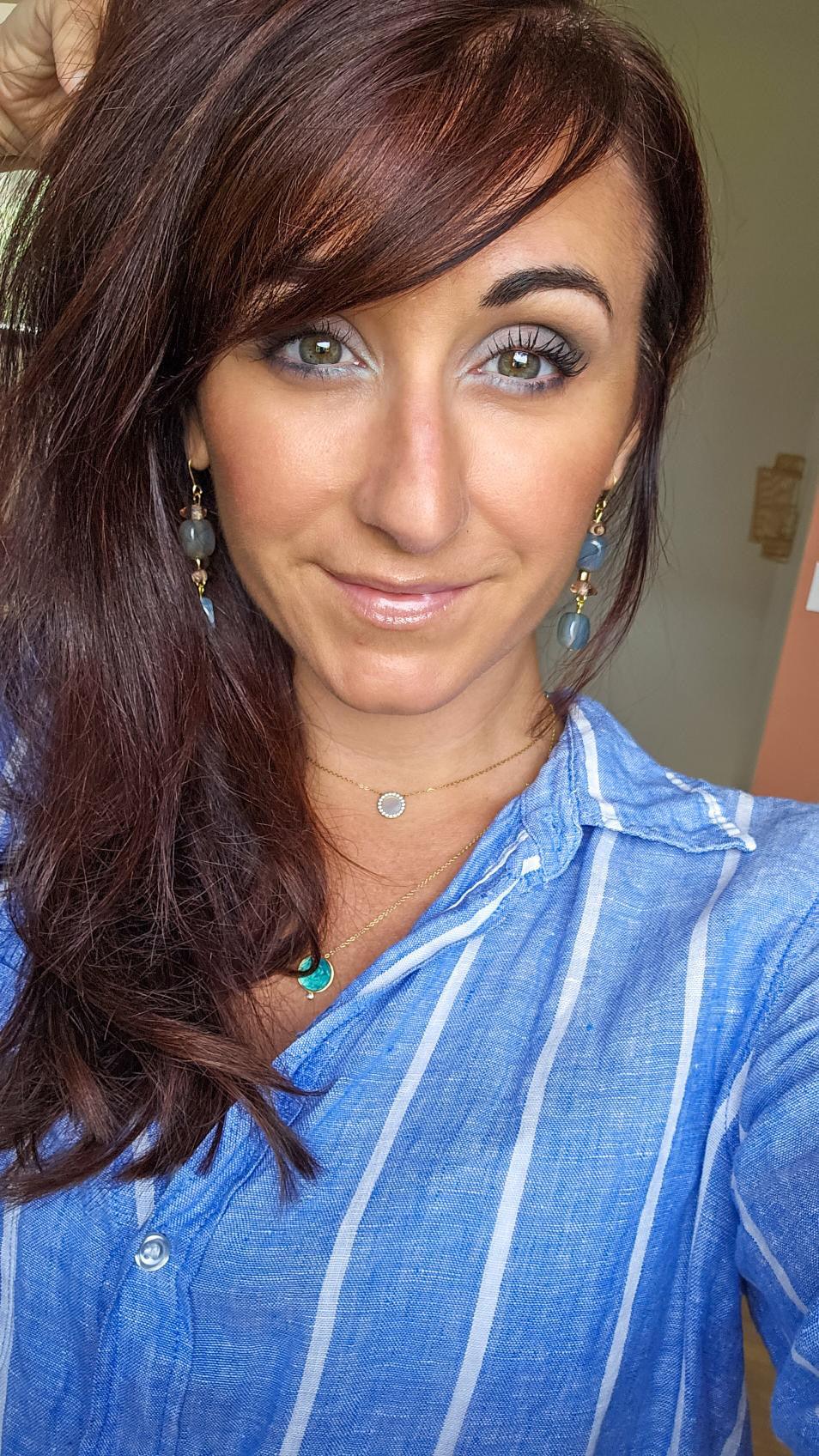 Boucles d’oreilles ANITA perles cubes bleu gris, bijoux fait main - Créations Uniques - Créations Uniques