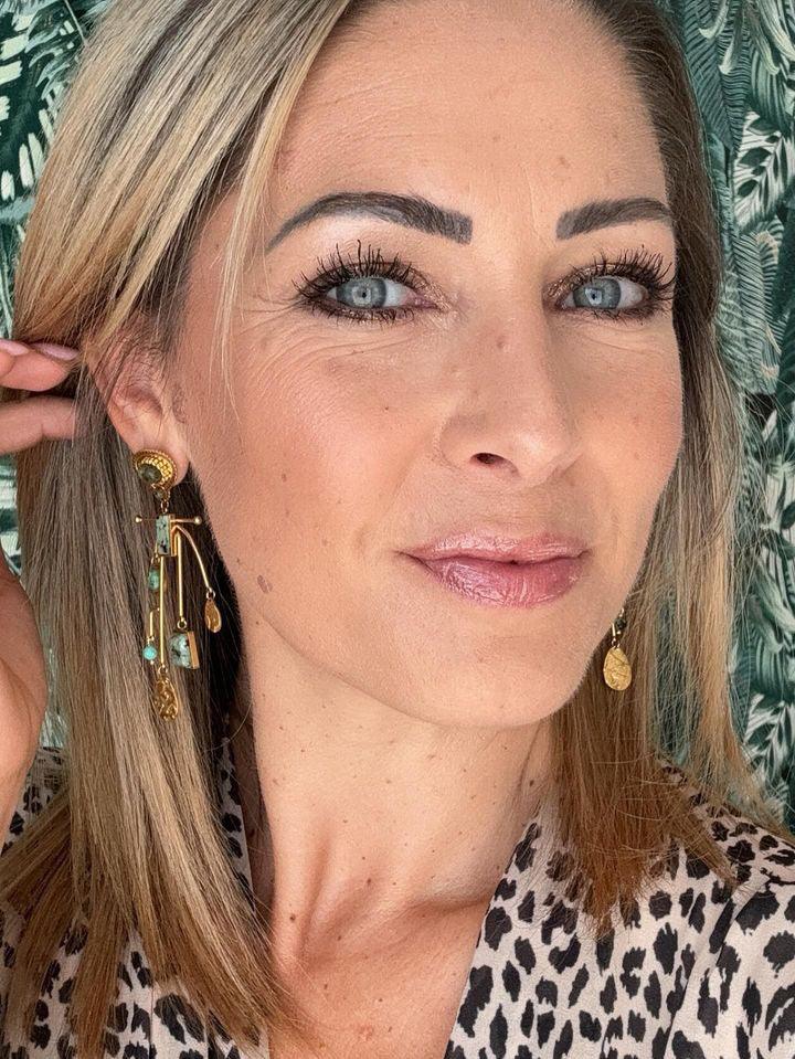 Boucles d’oreilles CASSANDRE chic et légères, dorées et bleu turquoise - Créations Uniques