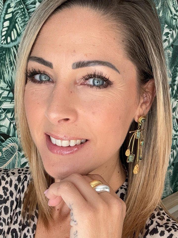 Boucles d’oreilles CASSANDRE chic et légères, dorées et bleu turquoise - Créations Uniques