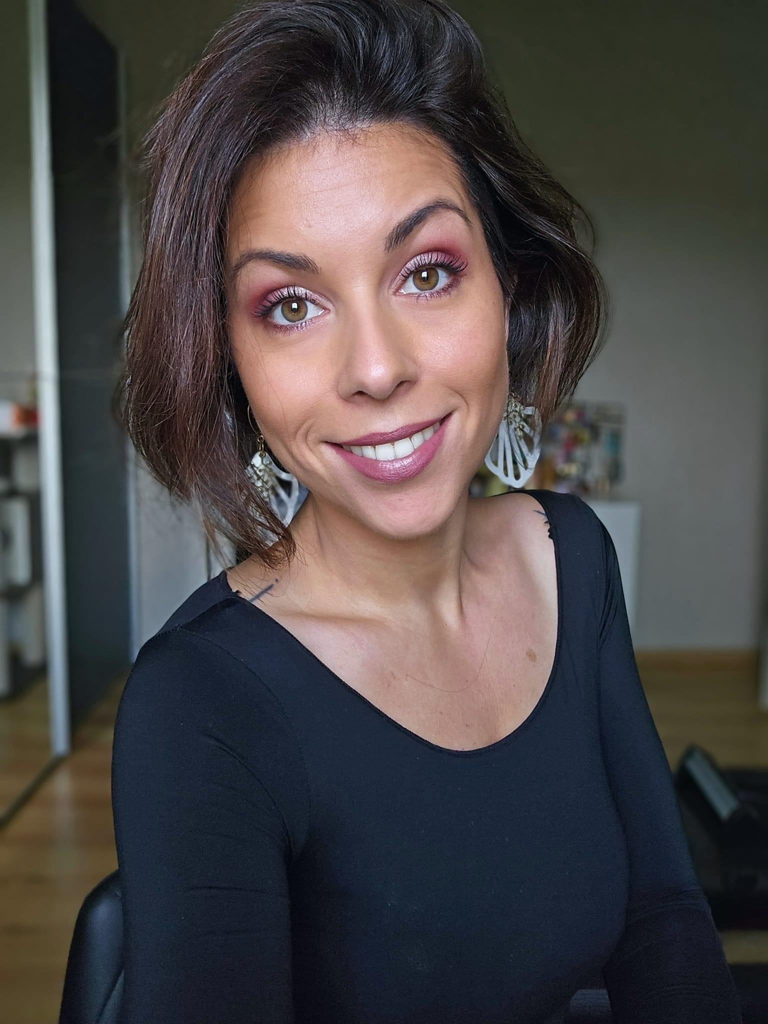 Boucles d’oreilles MATILDA résine blanche et feuillage doré - Créations Uniques - Créations Uniques