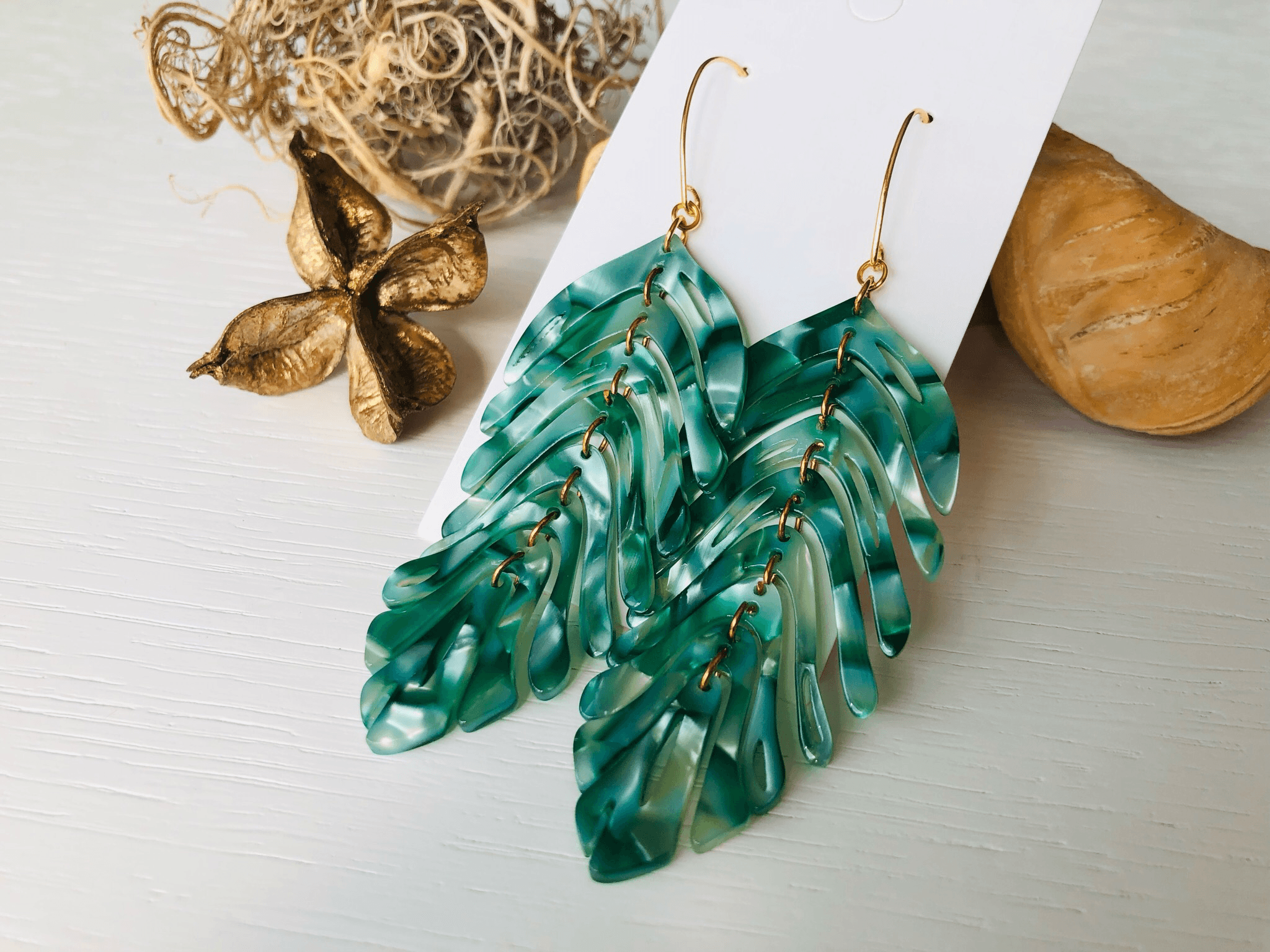 Boucles d’oreilles feuilles articulées résine RUTH - Créations Uniques