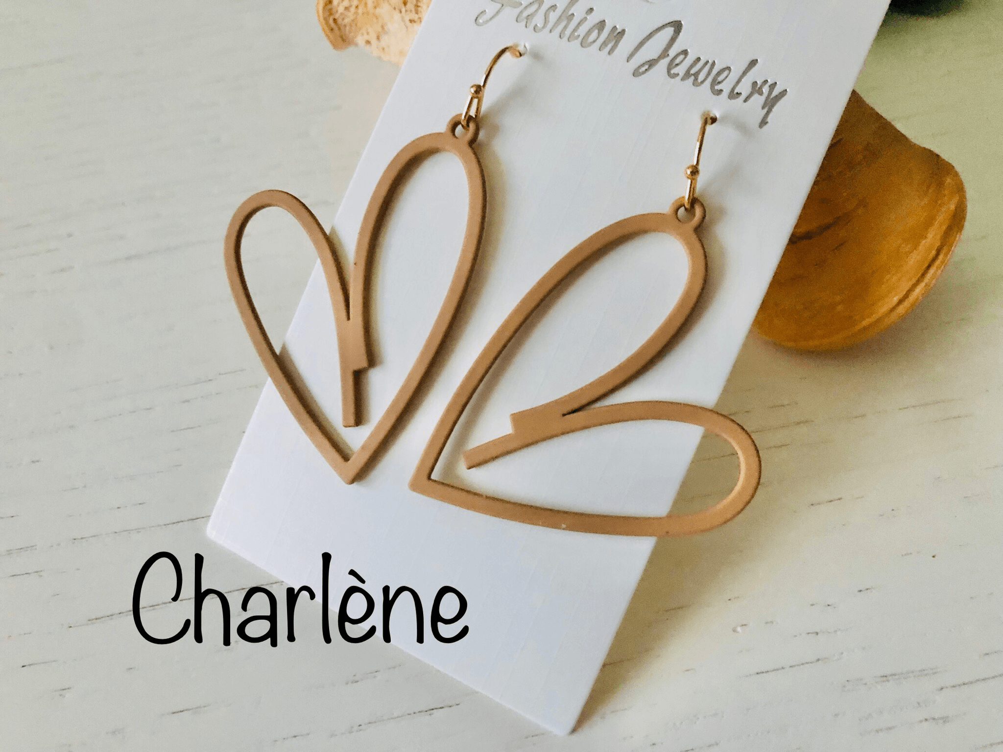 Boucles d’oreilles CHARLENE cœurs marron clair- Créations Uniques - Créations Uniques