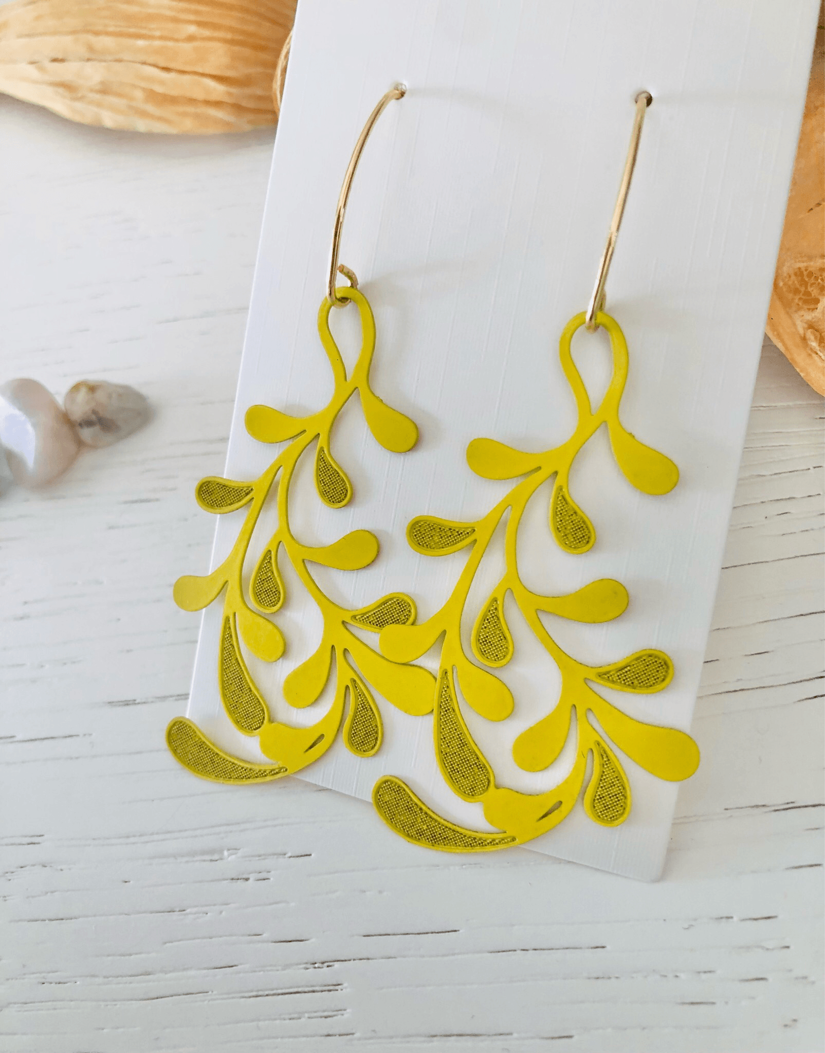 Boucles d’oreilles NINON feuillage jaune - Créations Uniques - Créations Uniques