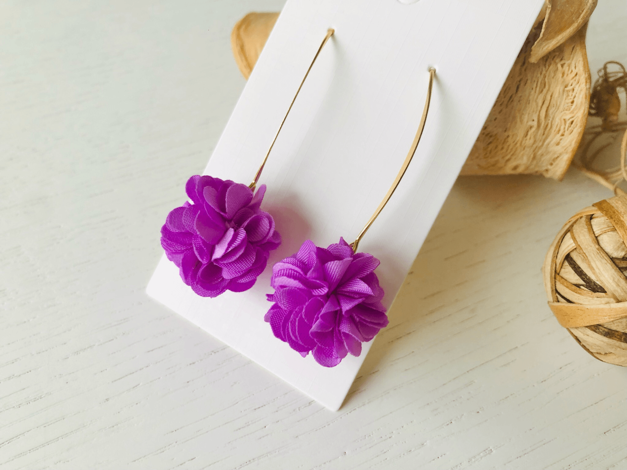 Boucles d’oreilles GABRIELA pompons violet - Créations Uniques - Créations Uniques