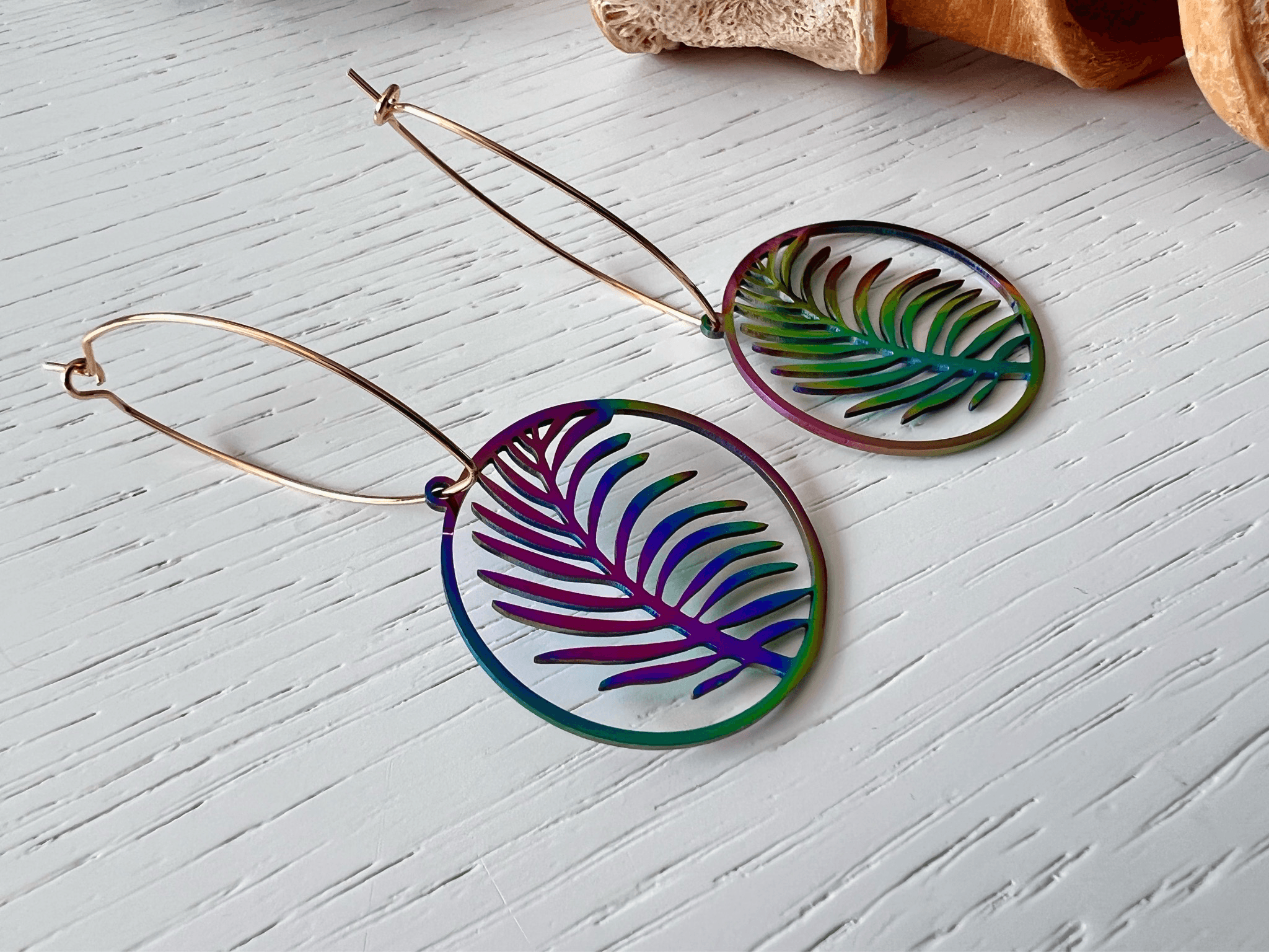 Boucles d’oreilles ANASTASIA feuilles reflets violets - Créations Uniques - Créations Uniques