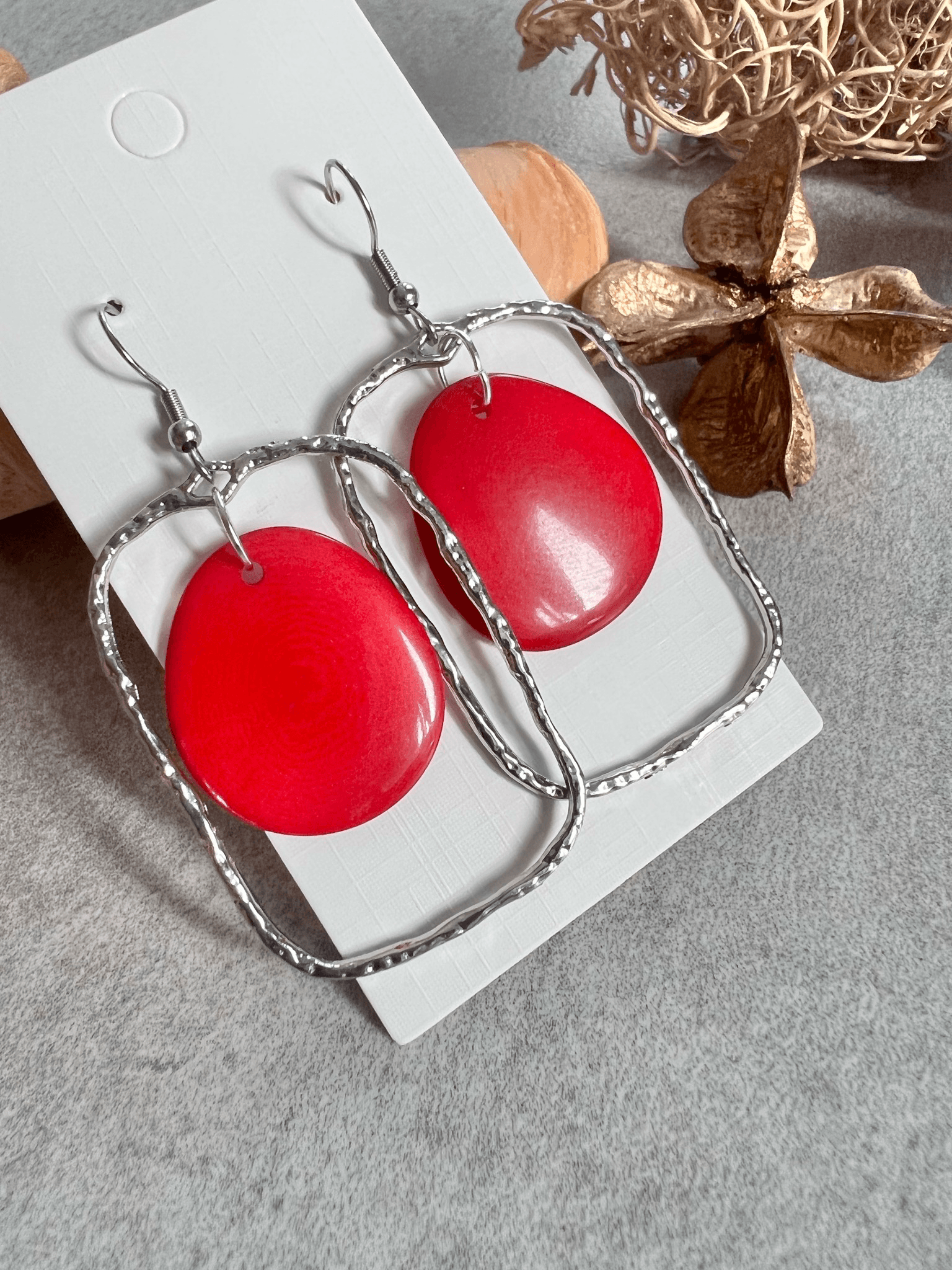 Boucles d’oreilles PAULINE tagua rouge - Créations Uniques - Créations Uniques