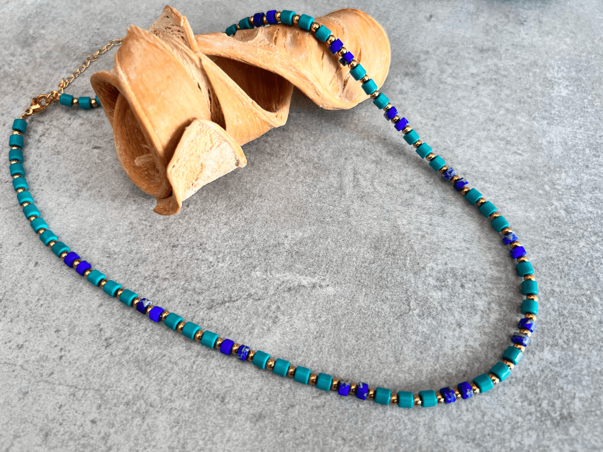 Collier NATACHA perles turquoise et bleu marine. - Créations Uniques