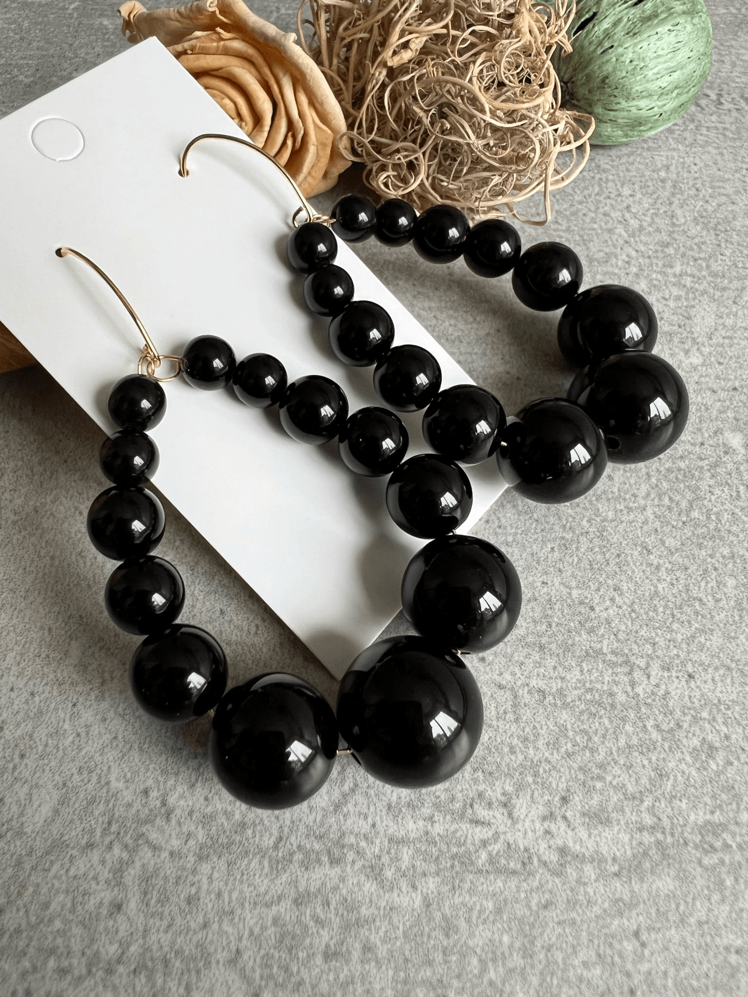 Boucles d’oreilles VINCIANE perles noires - Créations Uniques - Créations Uniques