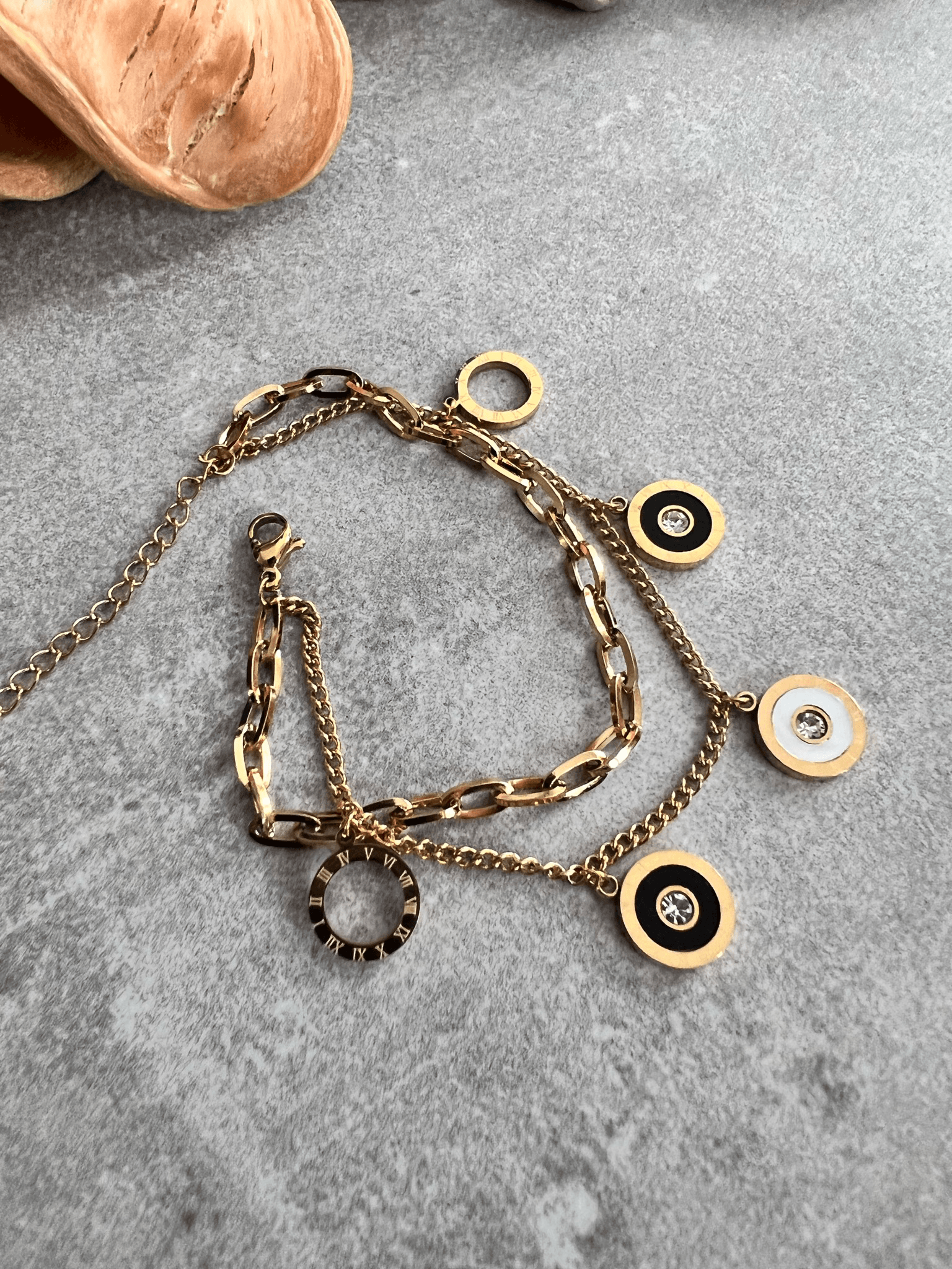 Bracelet doré VIVIANNE chiffres romains - Créations Uniques