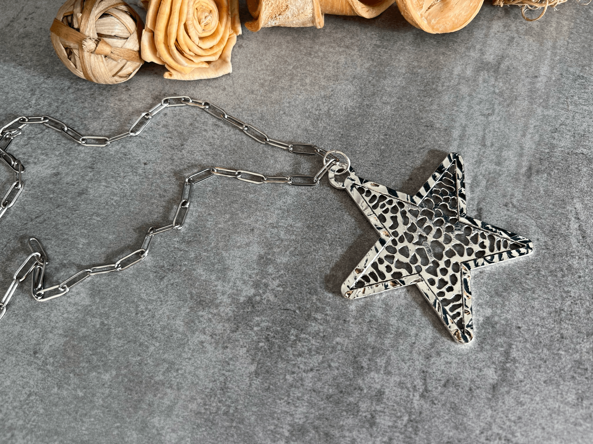 Collier sautoir EMILY pendentif étoile - Créations Uniques