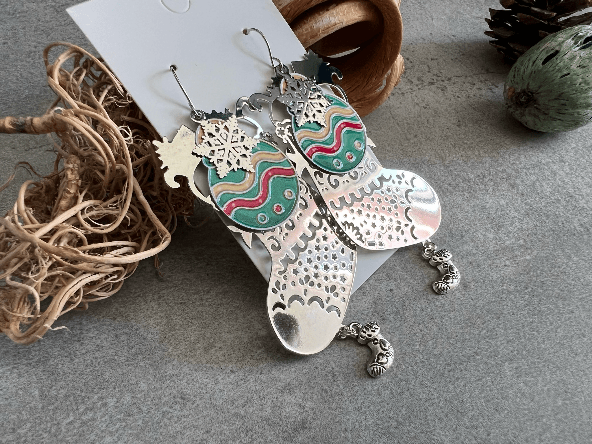 Boucles d’oreilles KATE chaussettes argentées de Noël- Créations Uniques - Créations Uniques