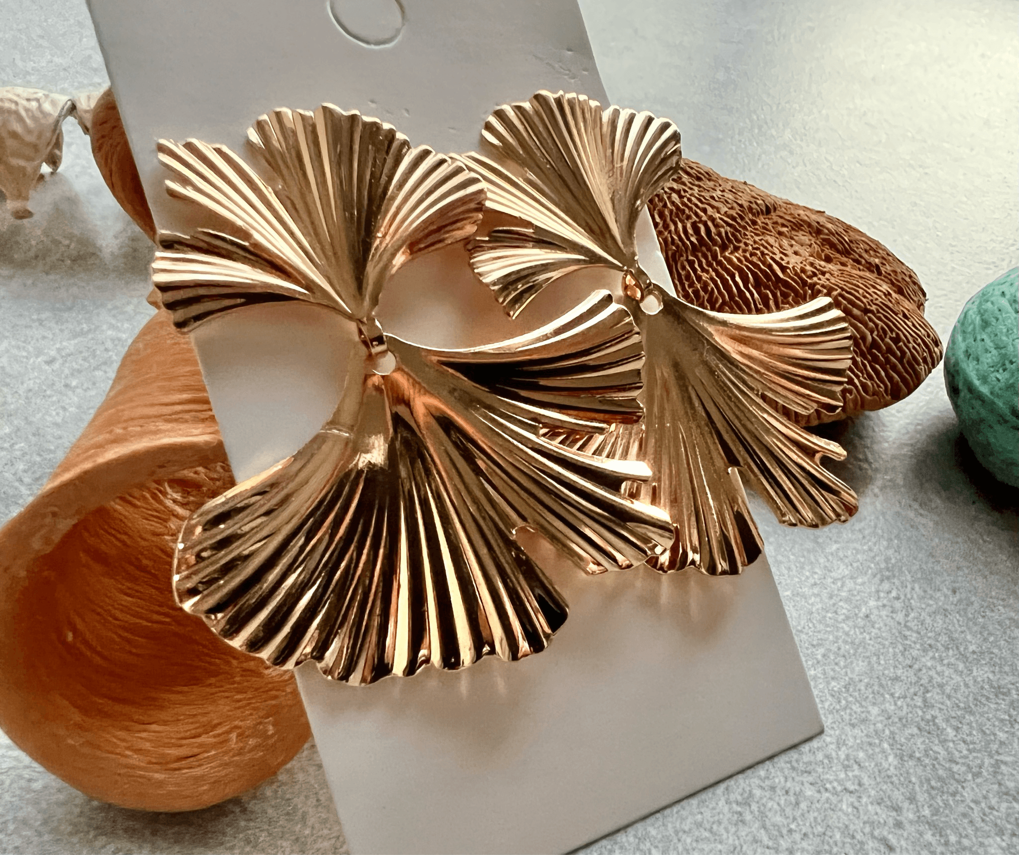 Boucles d’oreilles LALI feuilles Ginkgo dorées - Créations Uniques
