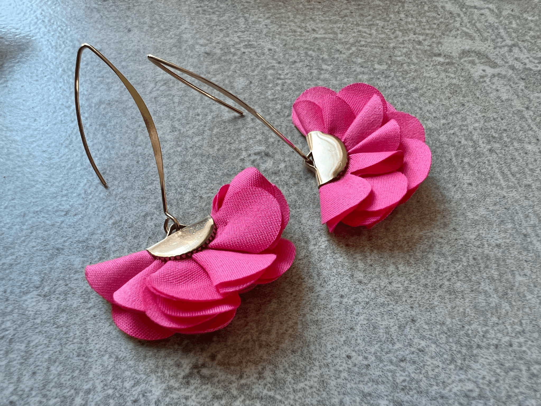 Boucles d’oreilles ROSE-ANGELA pampilles tissu rose - Créations Uniques - Créations Uniques