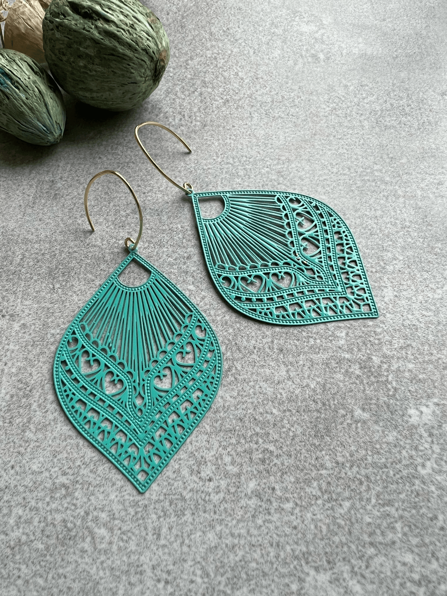 Boucles d’oreilles LUCIA gouttes vertes légères - Créations Uniques