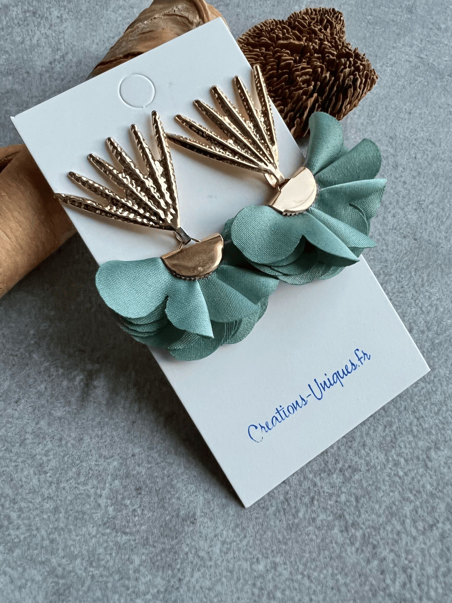 Boucles d’oreilles JACQUELINE pampilles tissu vert - Créations Uniques - Créations Uniques