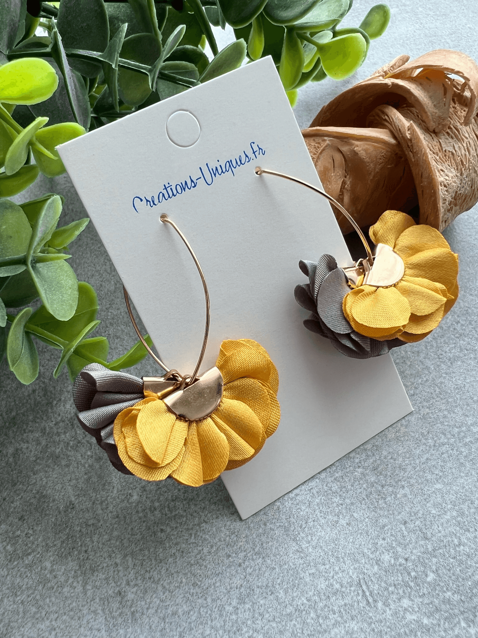 Boucles d’oreilles anneaux ovales HOLLY pampilles tissu moutarde et gris - Créations Uniques - Créations Uniques