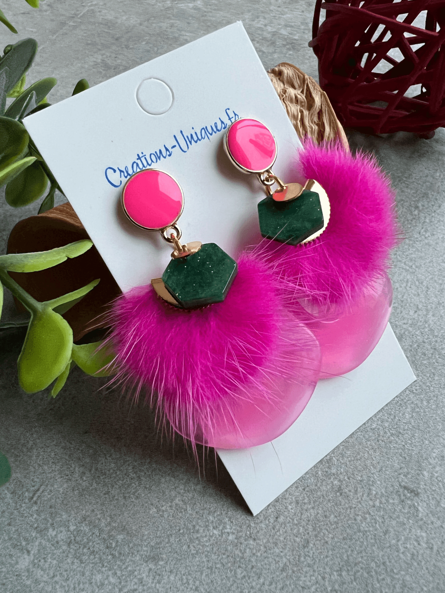 Boucles d’oreilles MARINETTE résine et clous roses - Créations Uniques - Créations Uniques