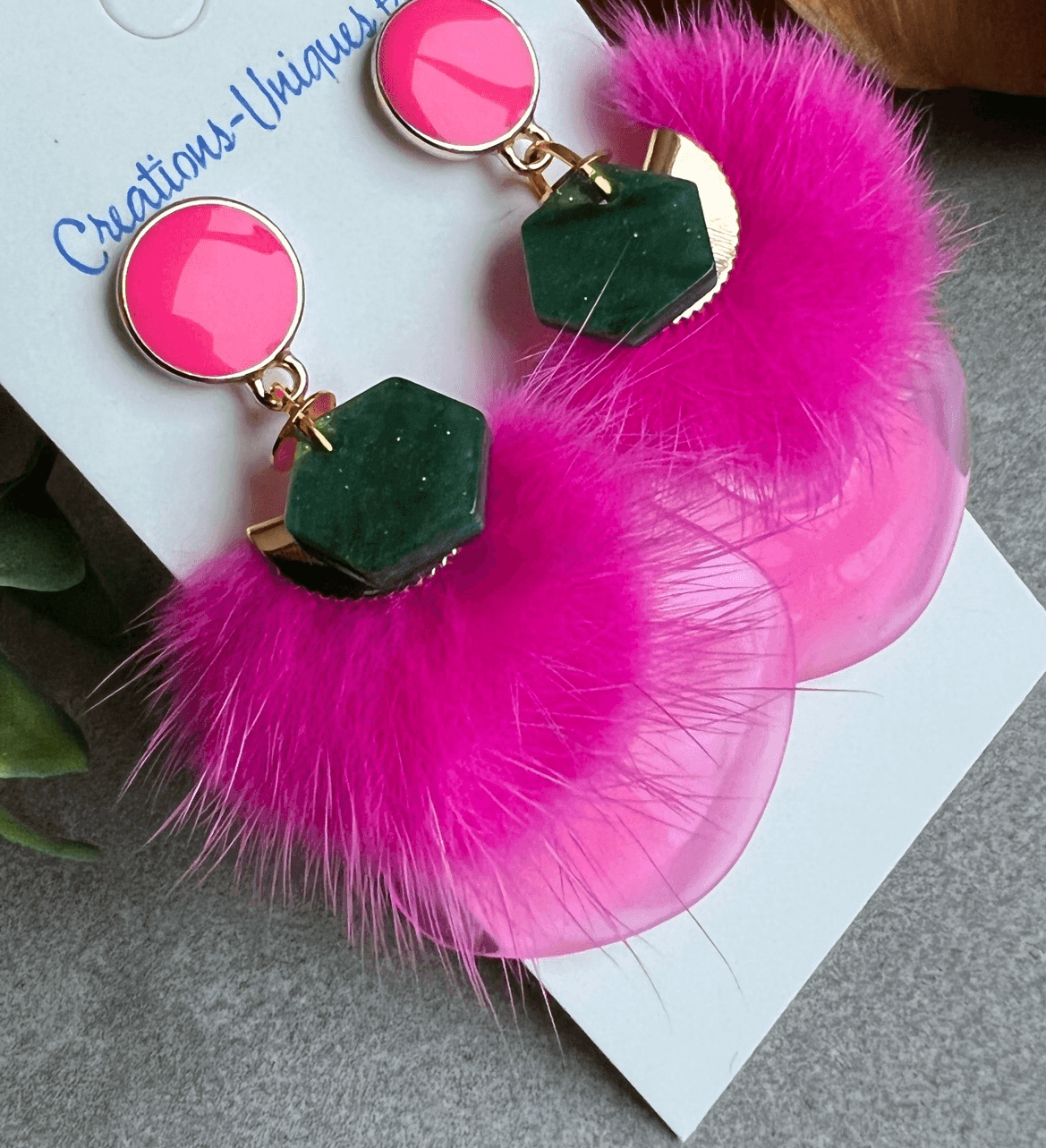 Boucles d’oreilles MARINETTE résine et clous roses - Créations Uniques - Créations Uniques