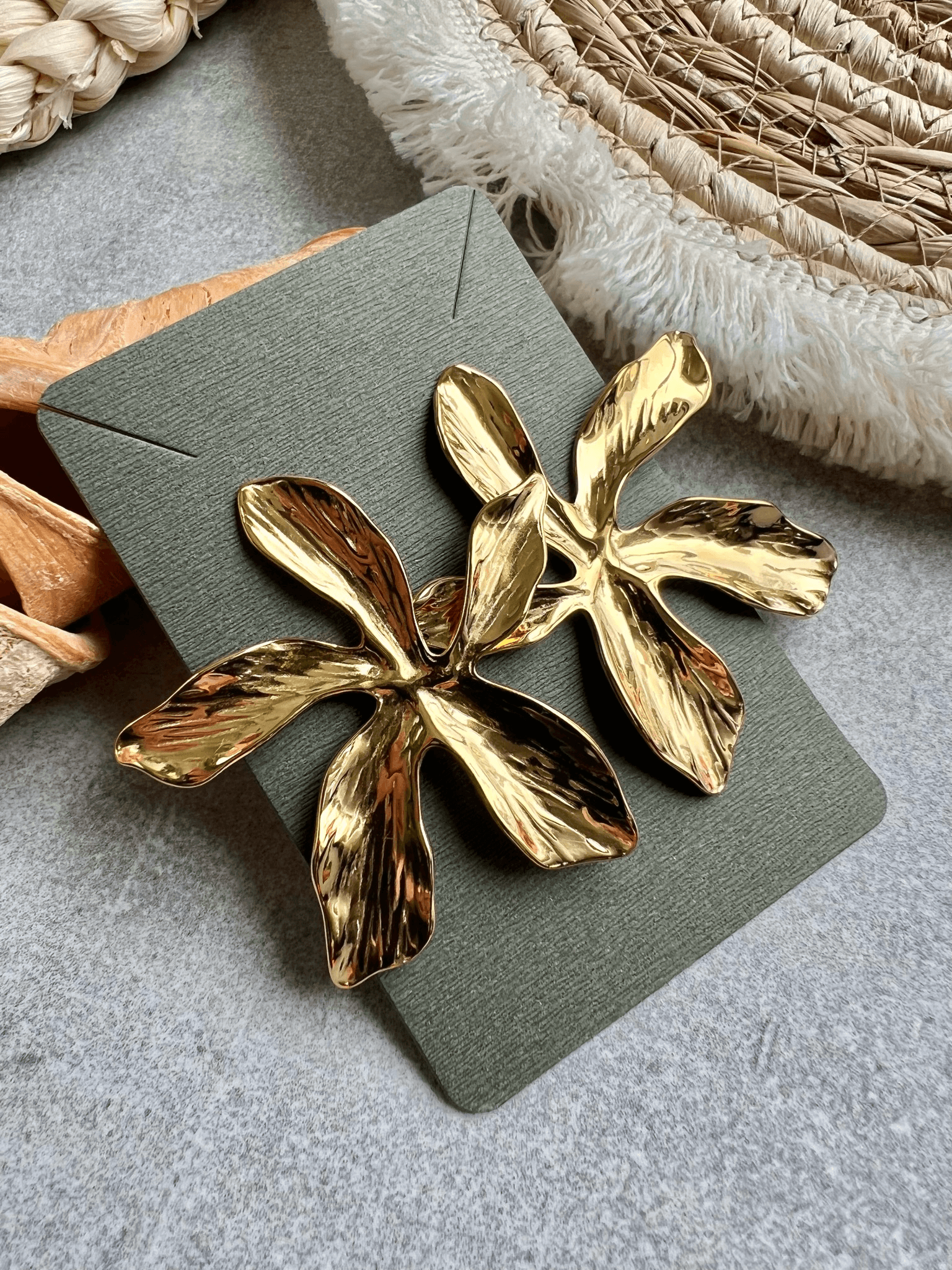 Boucles d’oreilles TORY fleurs dorées - Créations Uniques