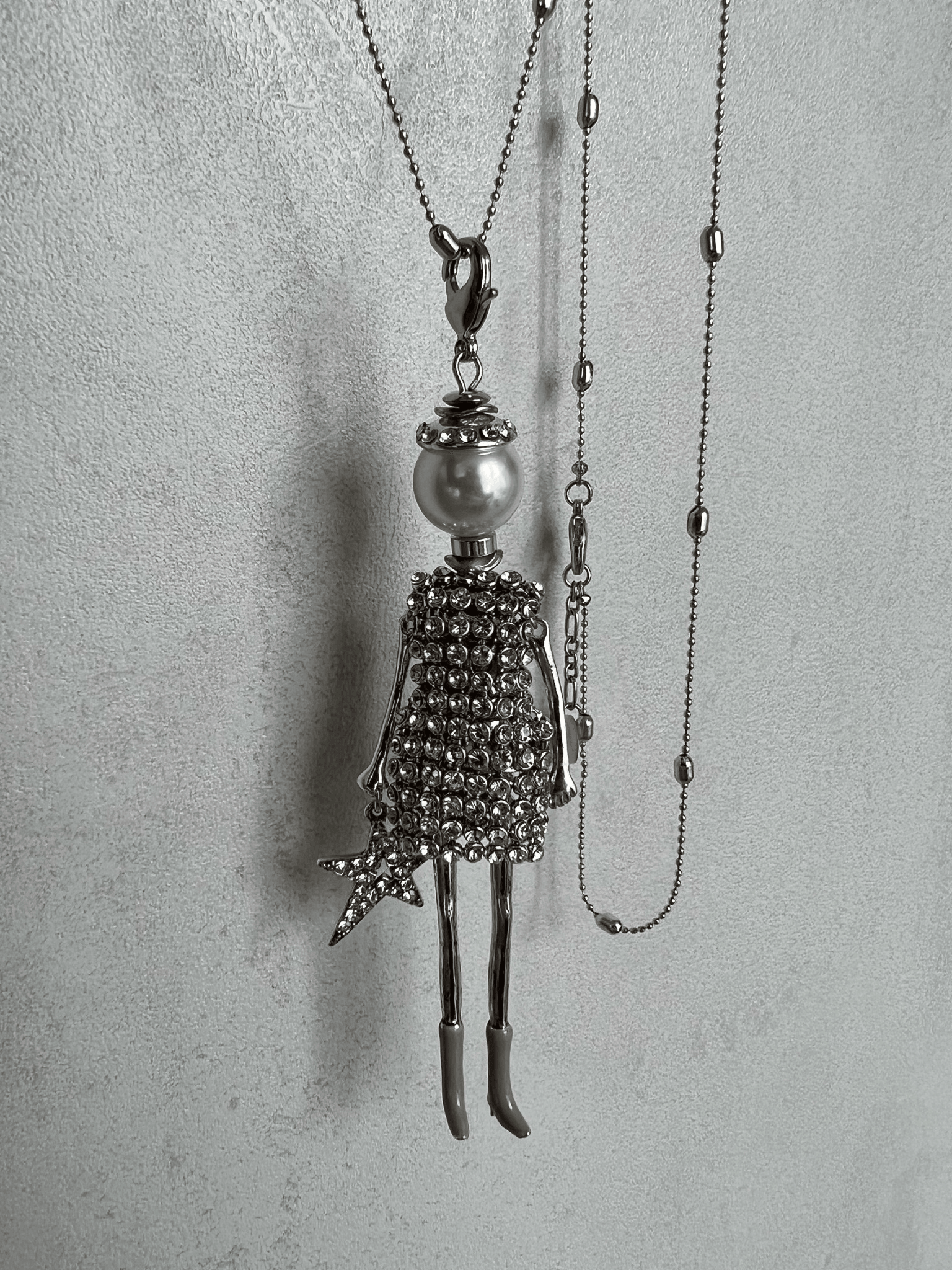 Collier HEIDI sautoir poupée argentée - Créations Uniques