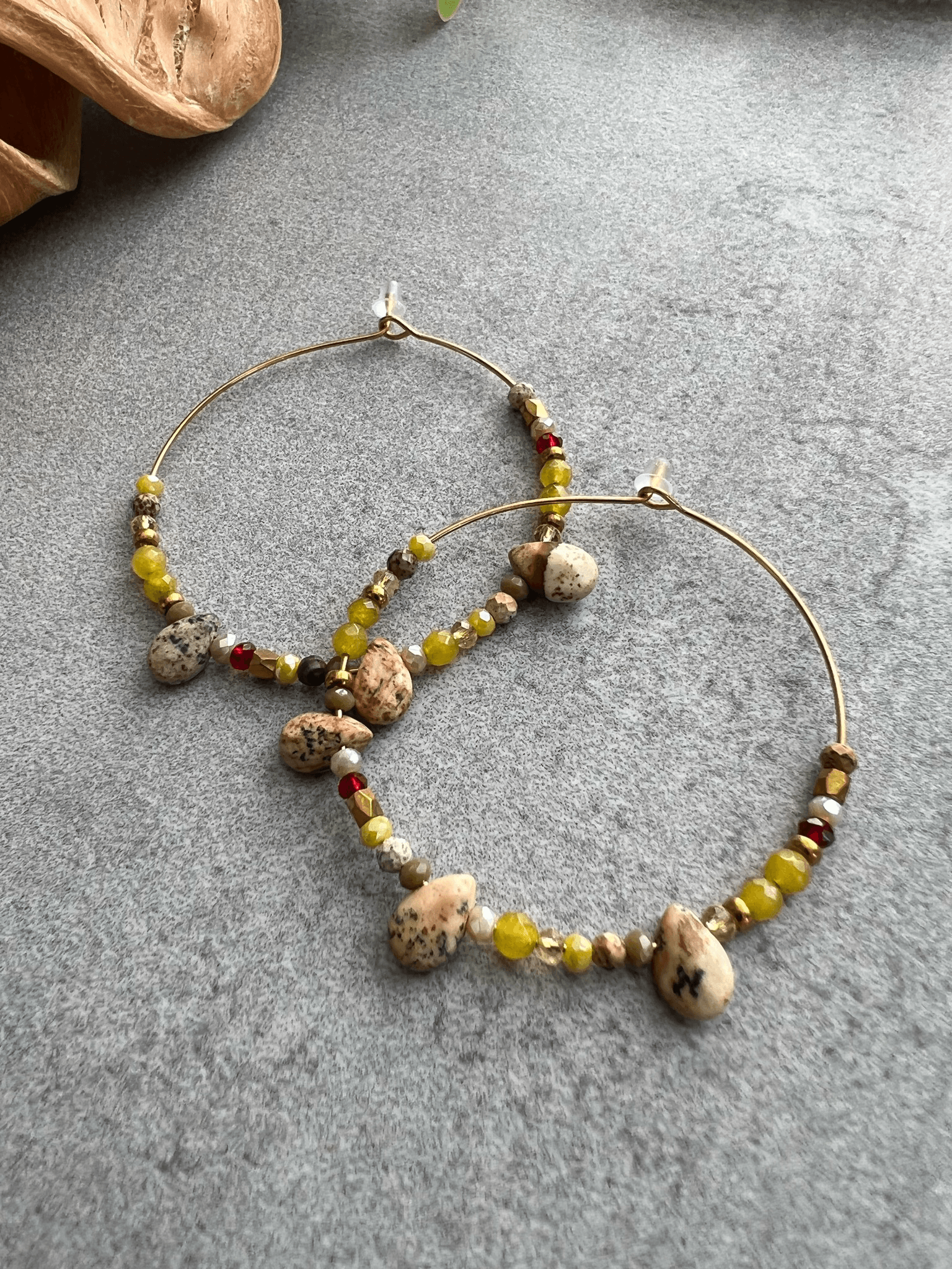 Boucles d’oreilles ISABELLE créoles décorées de perles - Créations Uniques