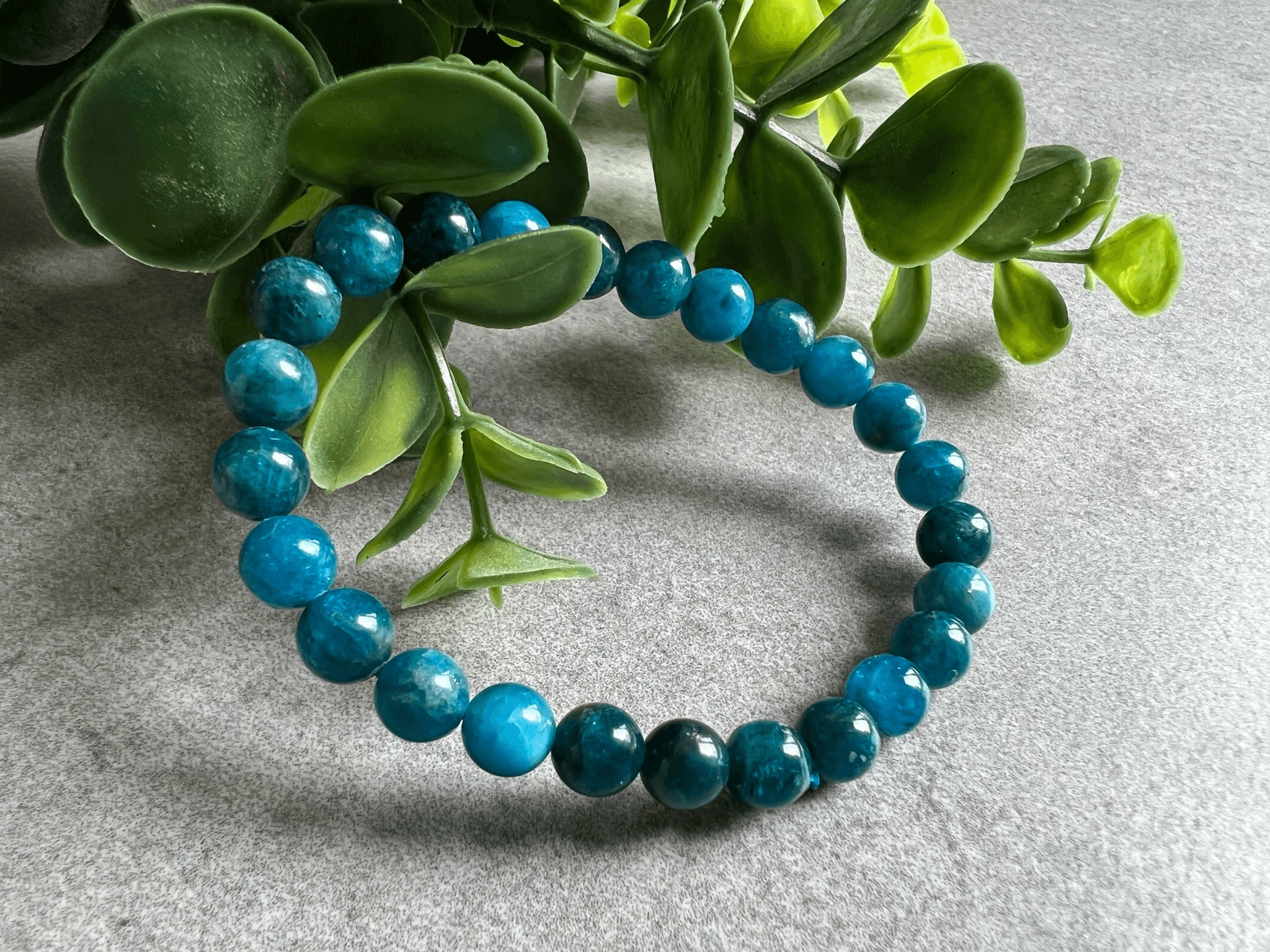 Bracelet MERIDA - Perles minérales Apatite bleu - Créations Uniques