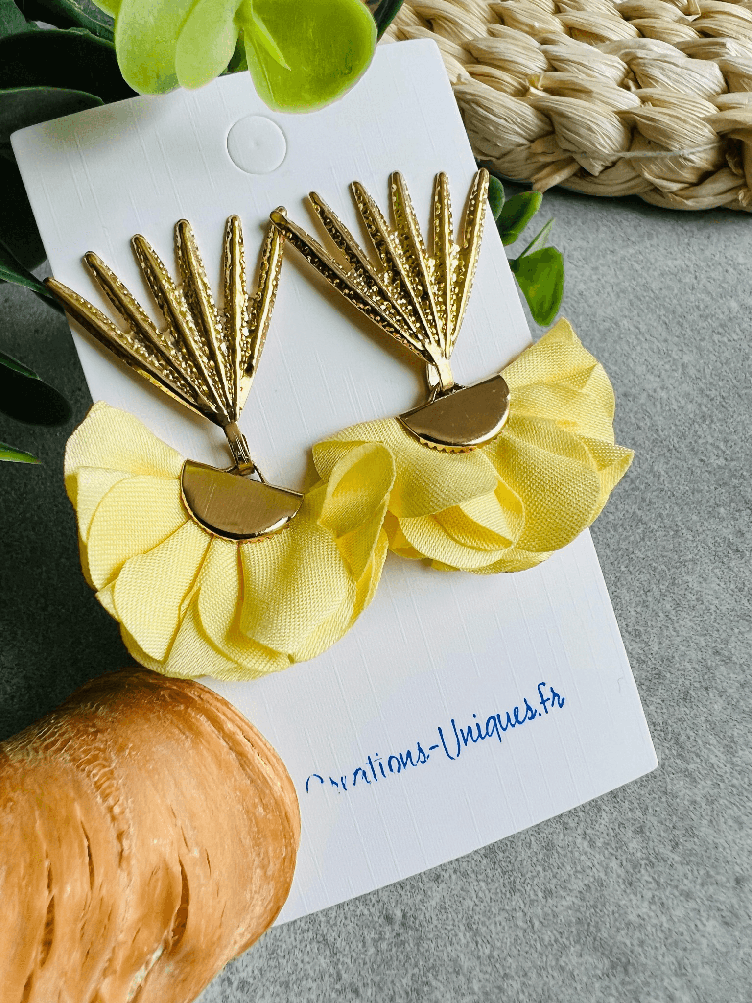Boucles d’oreilles JACQUELINE pampilles tissu jaune pale - Créations Uniques - Créations Uniques