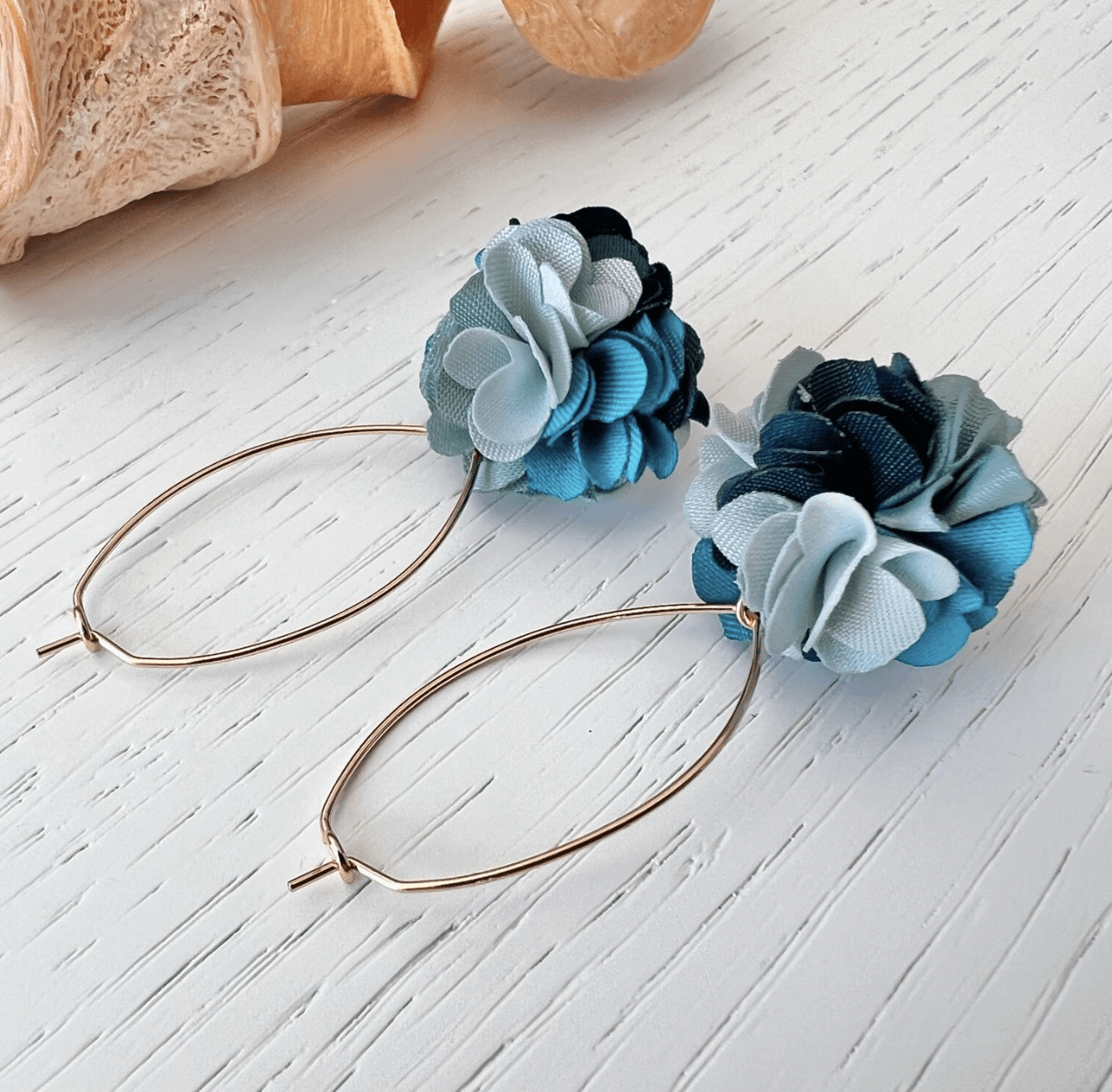 Boucles d’oreilles MARIE-ANGE III pompons nuances de vert - Créations Uniques - Créations Uniques