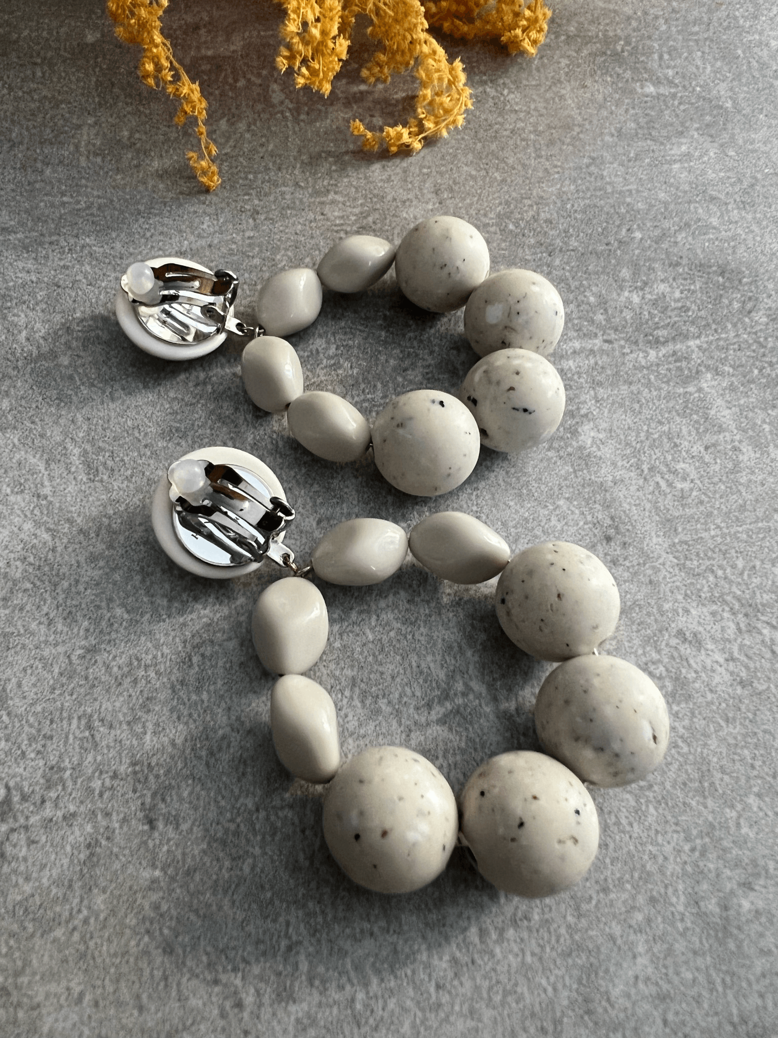 Clips GAÉTANE perles blanc cassé - création Francine Bramli - Créations Uniques