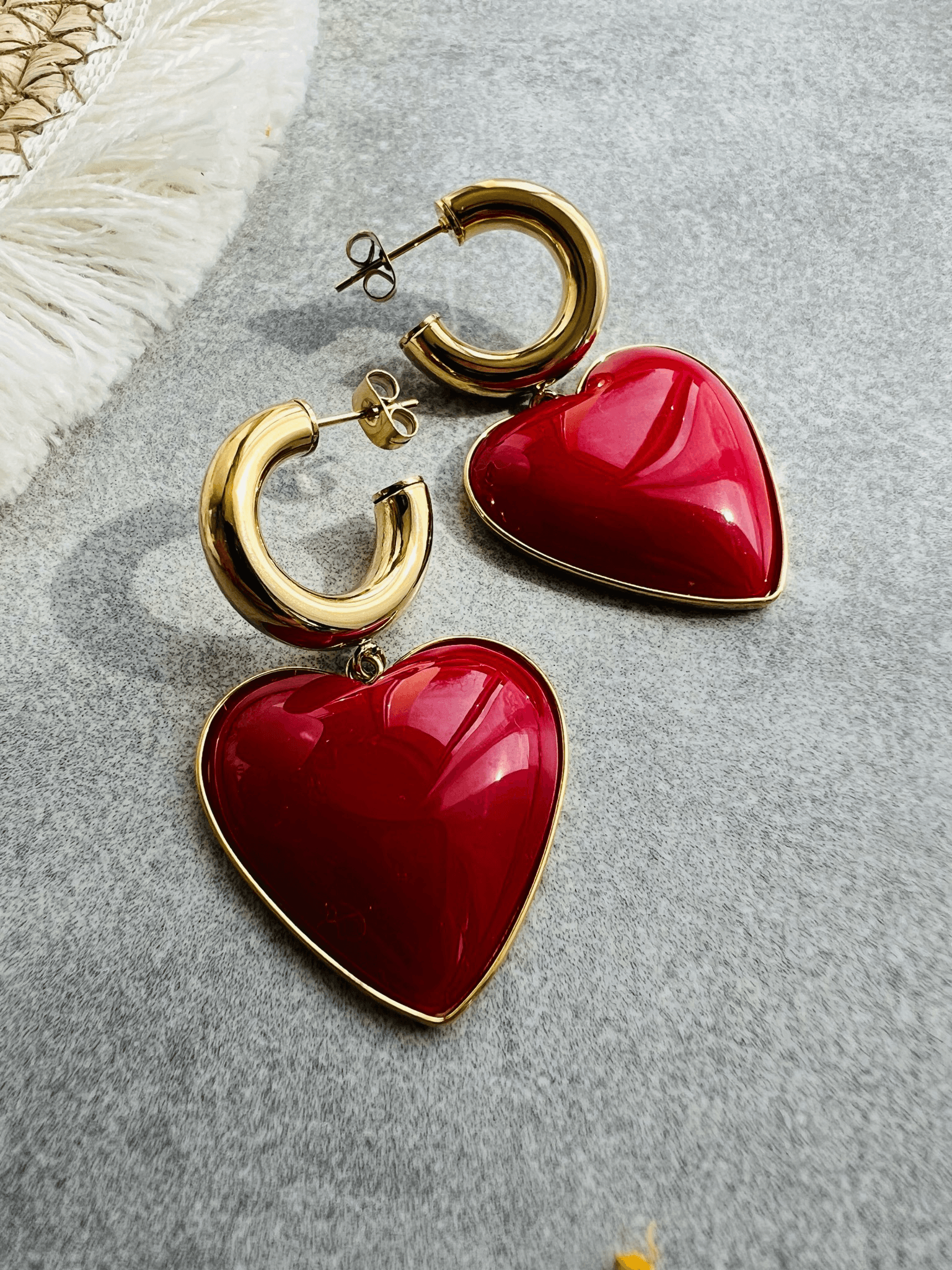 Boucles d’oreilles ADDISON Cœurs rouge grenat - Créations Uniques