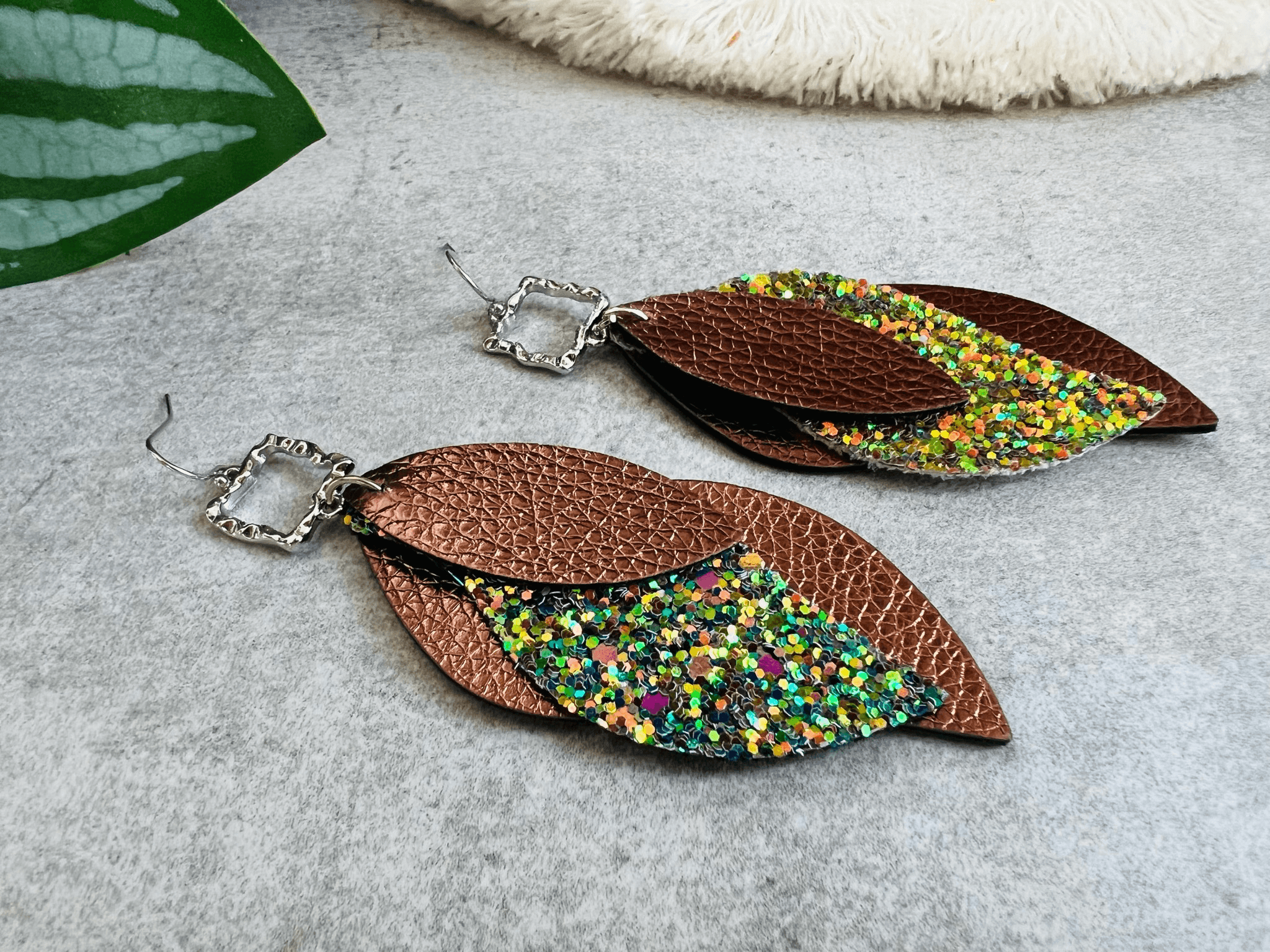 Boucles d’oreilles SOLANGE longues et paillettes - Créations Uniques - Créations Uniques